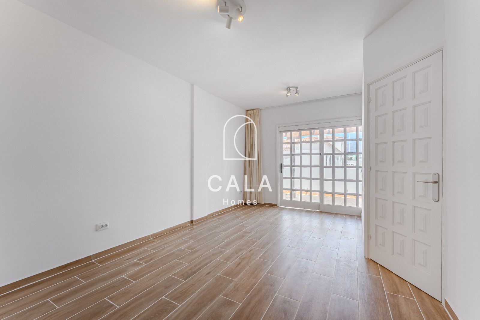 Bright 2-bedroom apartment near Playa de la Arena