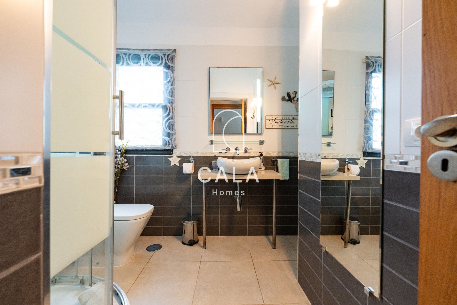Exclusiva villa con Piscina, Jacuzzi y Vistas al Mar – Amarilla Golf
