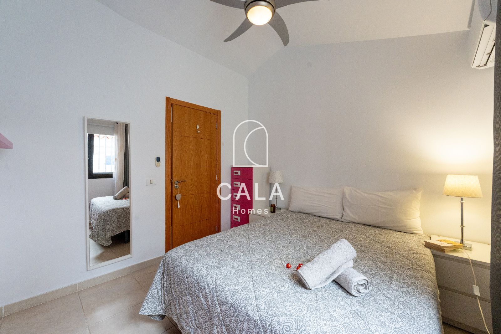 Exclusiva villa con Piscina, Jacuzzi y Vistas al Mar – Amarilla Golf