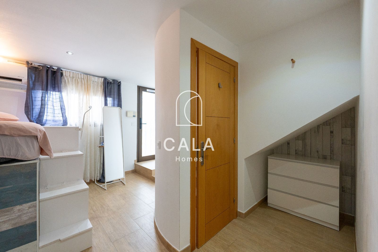 Exclusiva villa con Piscina, Jacuzzi y Vistas al Mar – Amarilla Golf
