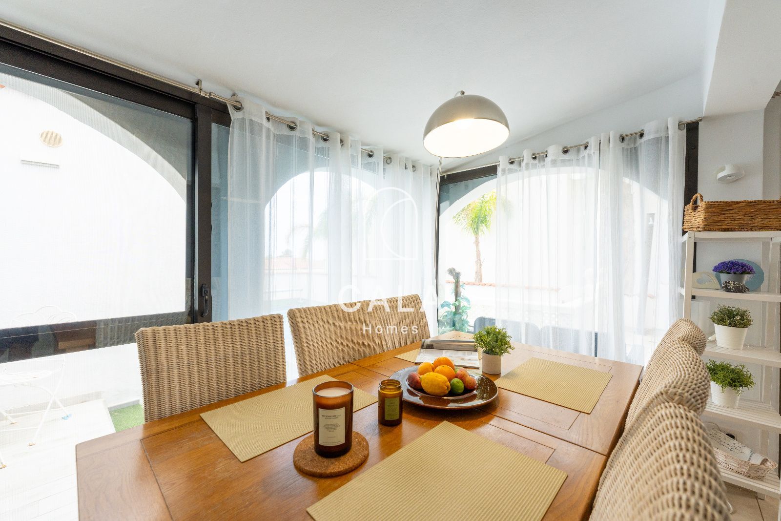 Exclusiva villa con Piscina, Jacuzzi y Vistas al Mar – Amarilla Golf