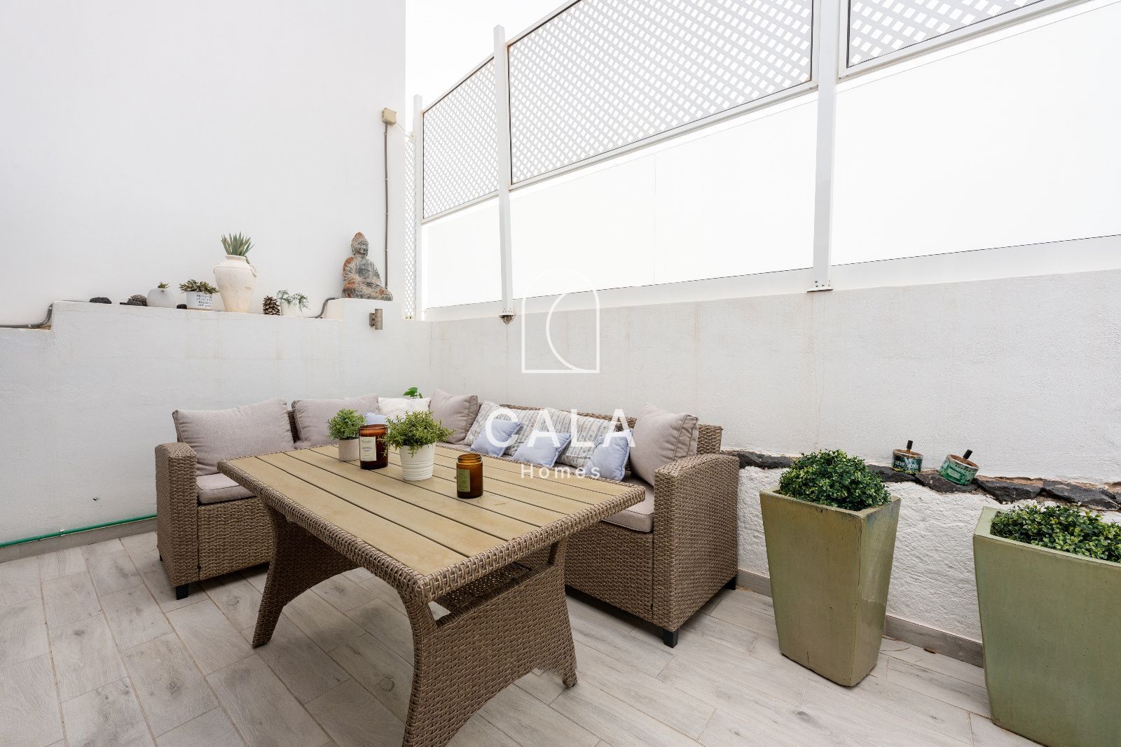 Exclusiva villa con Piscina, Jacuzzi y Vistas al Mar – Amarilla Golf