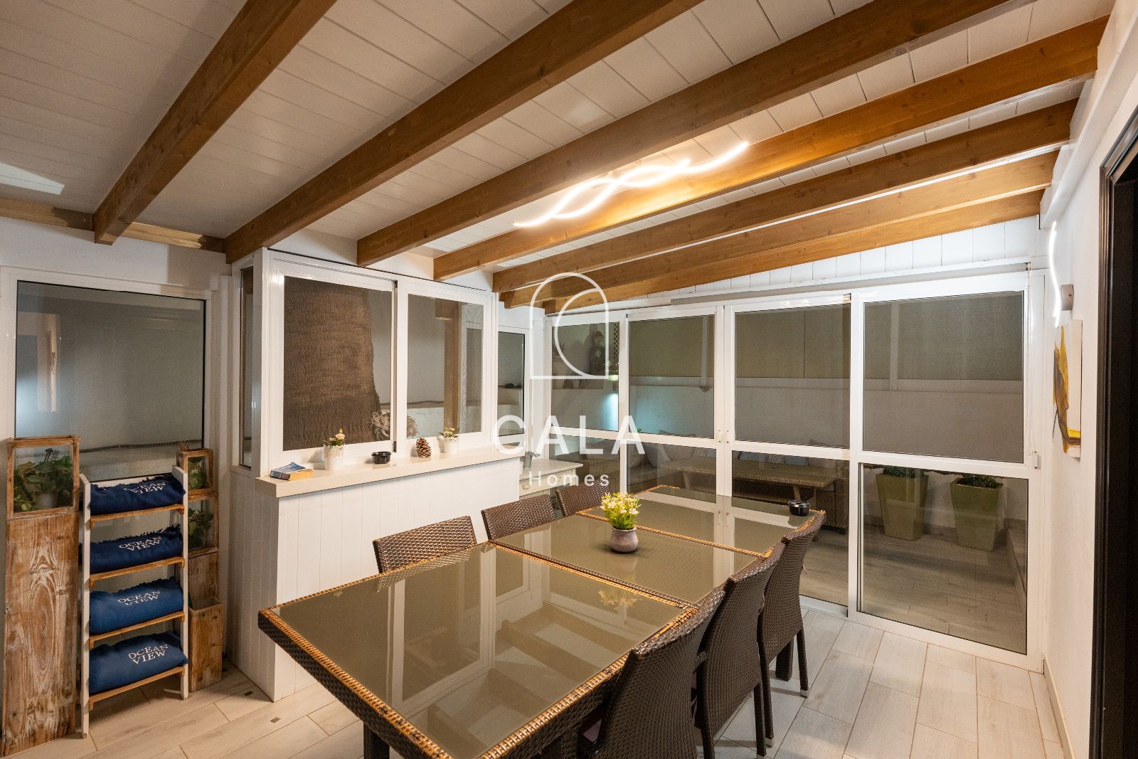 Exclusiva villa con Piscina, Jacuzzi y Vistas al Mar – Amarilla Golf