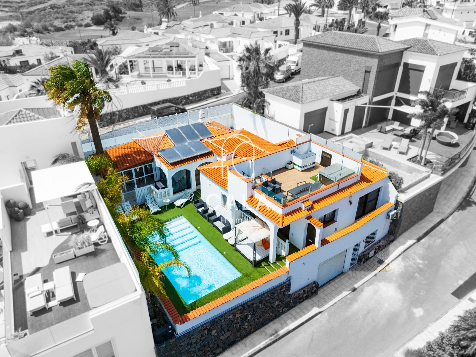 Exclusive Villa with Swimming Pool, Jacuzzi and Sea Views – Amarilla Golf