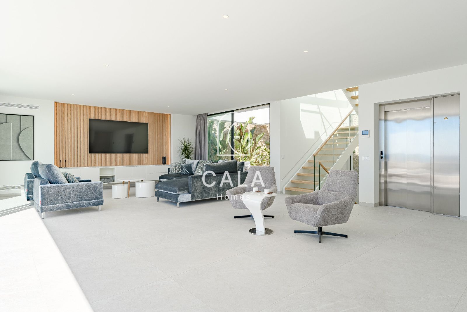 Luxury Villa with Panoramic Ocean Views – San Eugenio Alto