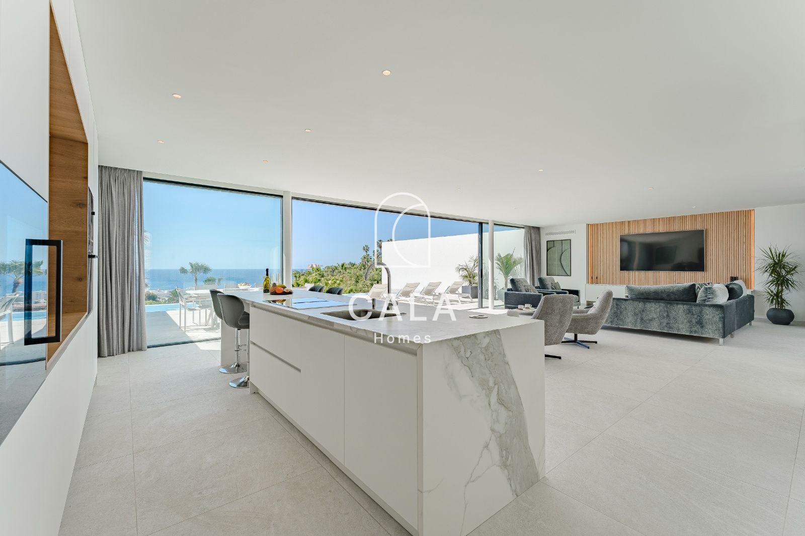 Luxury Villa with Panoramic Ocean Views – San Eugenio Alto