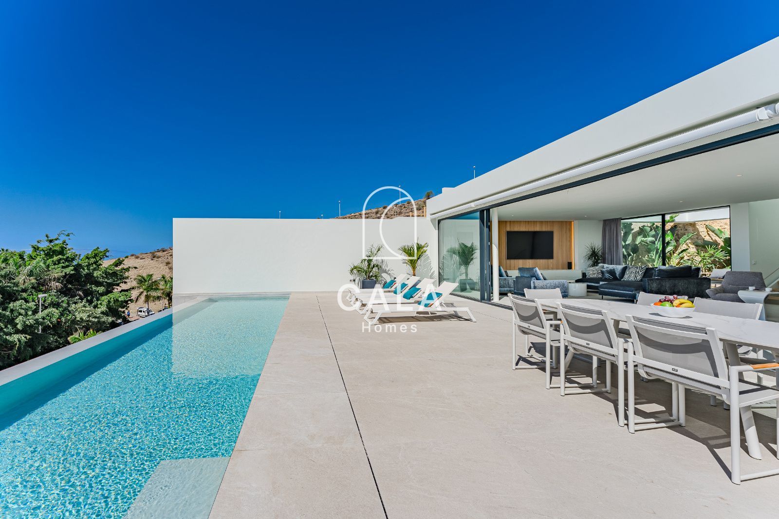 Luxury Villa with Panoramic Ocean Views – San Eugenio Alto