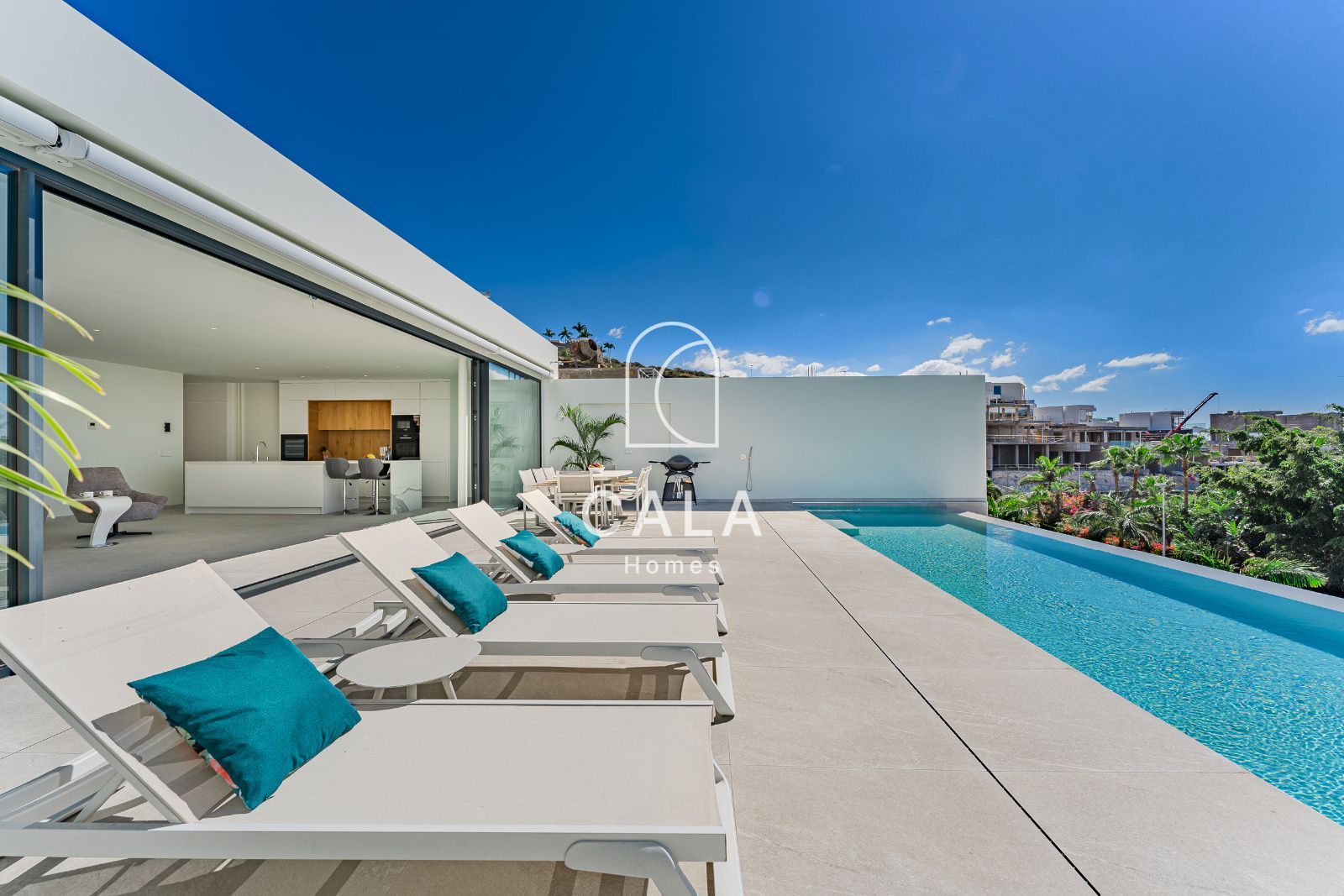 Luxury Villa with Panoramic Ocean Views – San Eugenio Alto