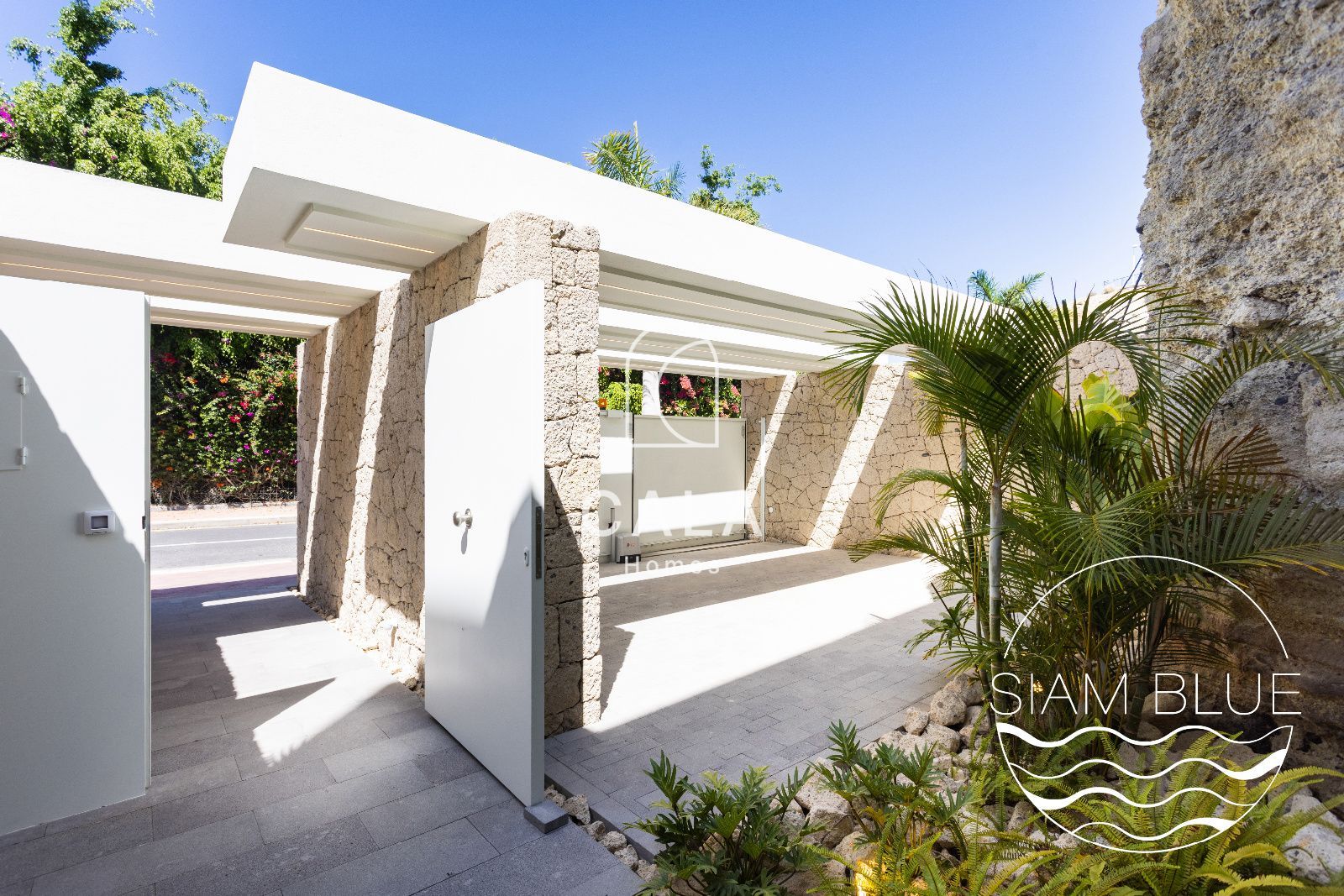 Luxury Villa with Panoramic Ocean Views – San Eugenio Alto