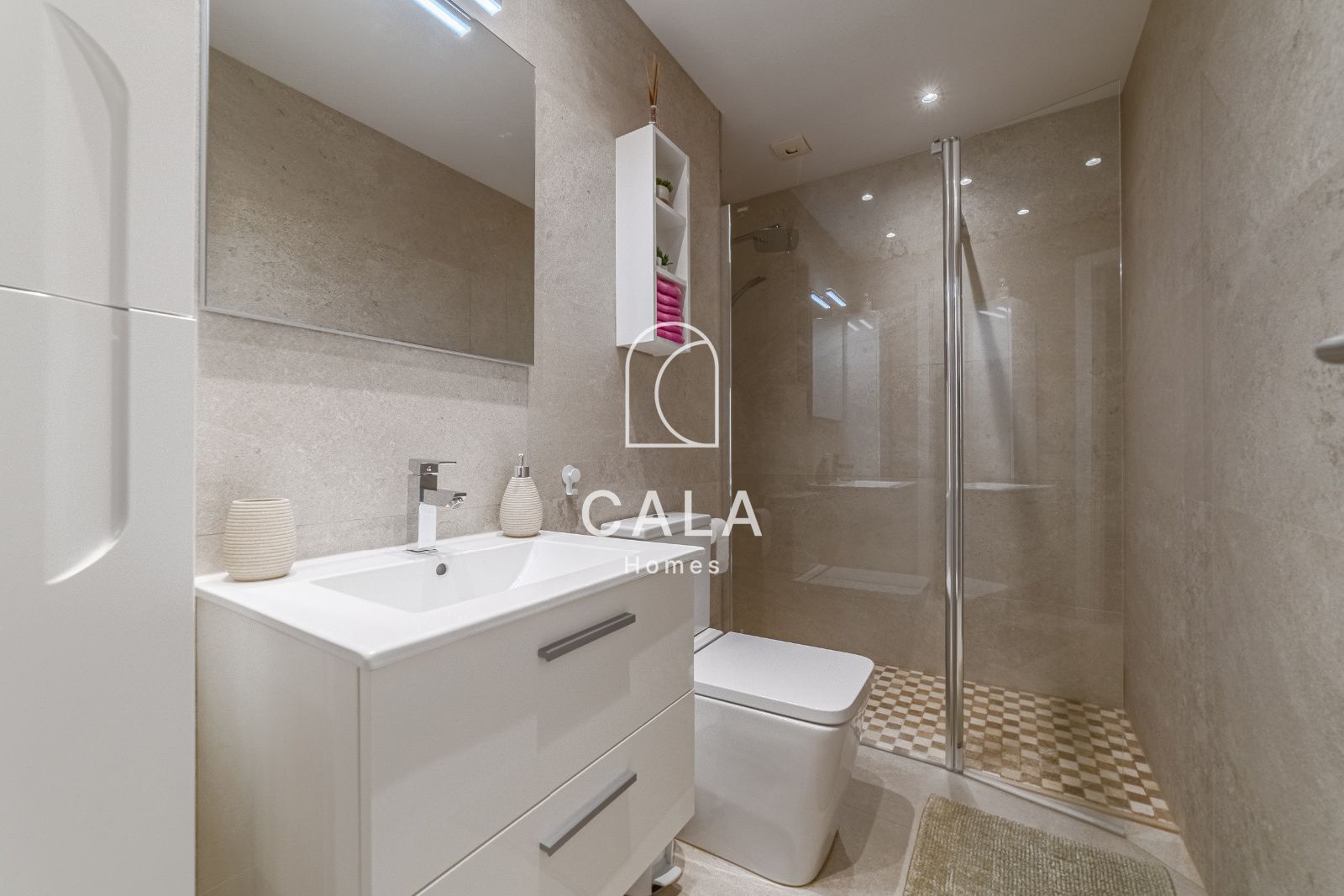 Renovated Apartment with Terrace in Los Cristianos