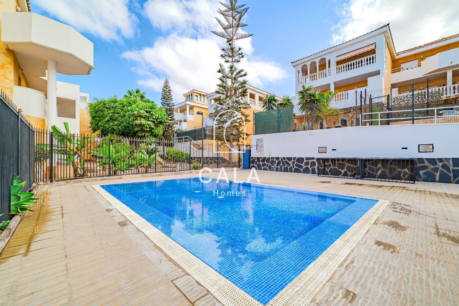 Renovated Apartment with Terrace in Los Cristianos