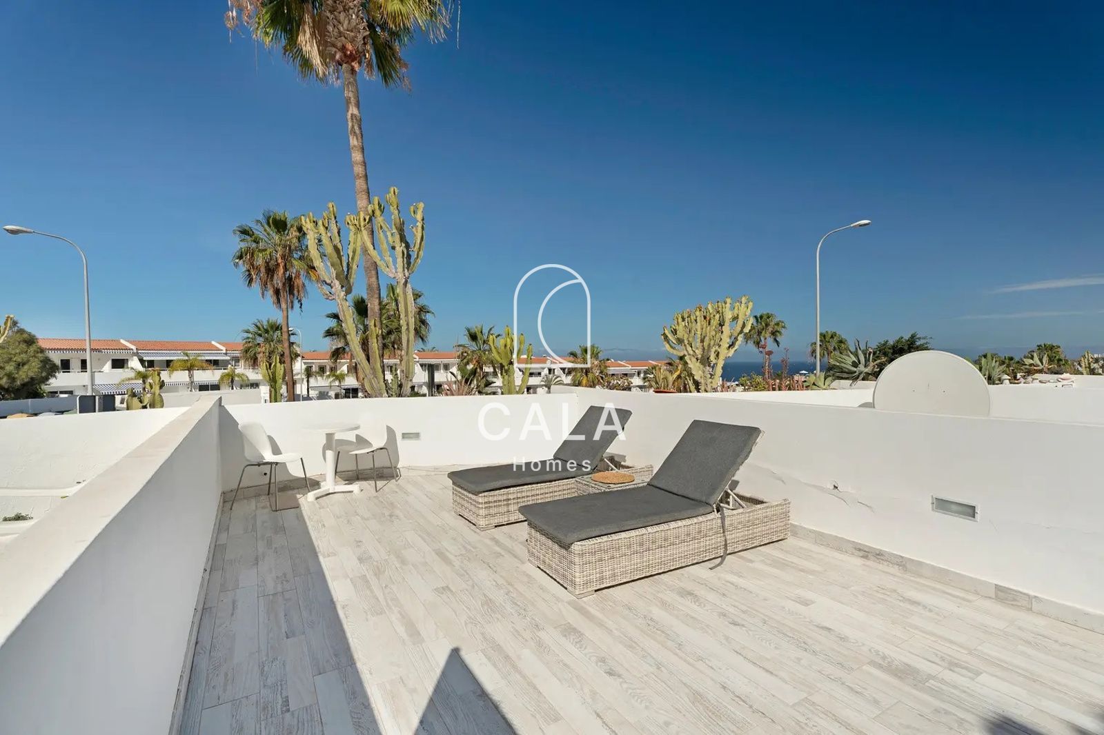 1-Bedroom Flat in San Eugenio Alto