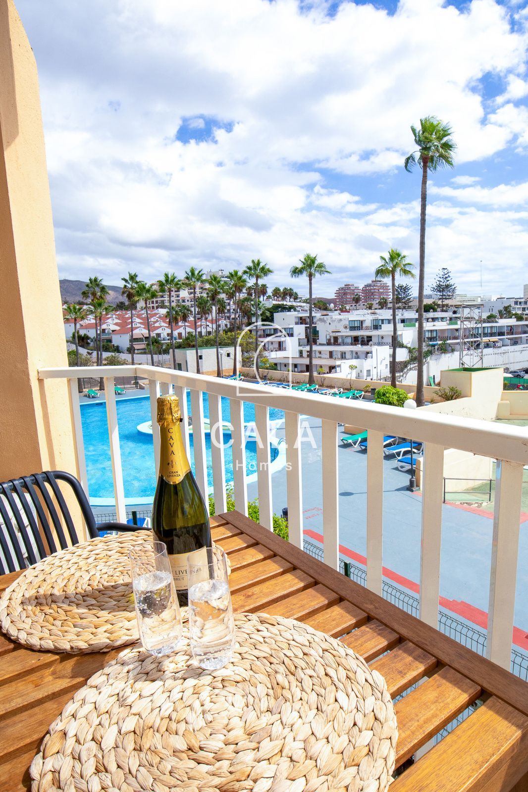 Apartamento Único en el Corazón de Las Américas con Vista al Mar
