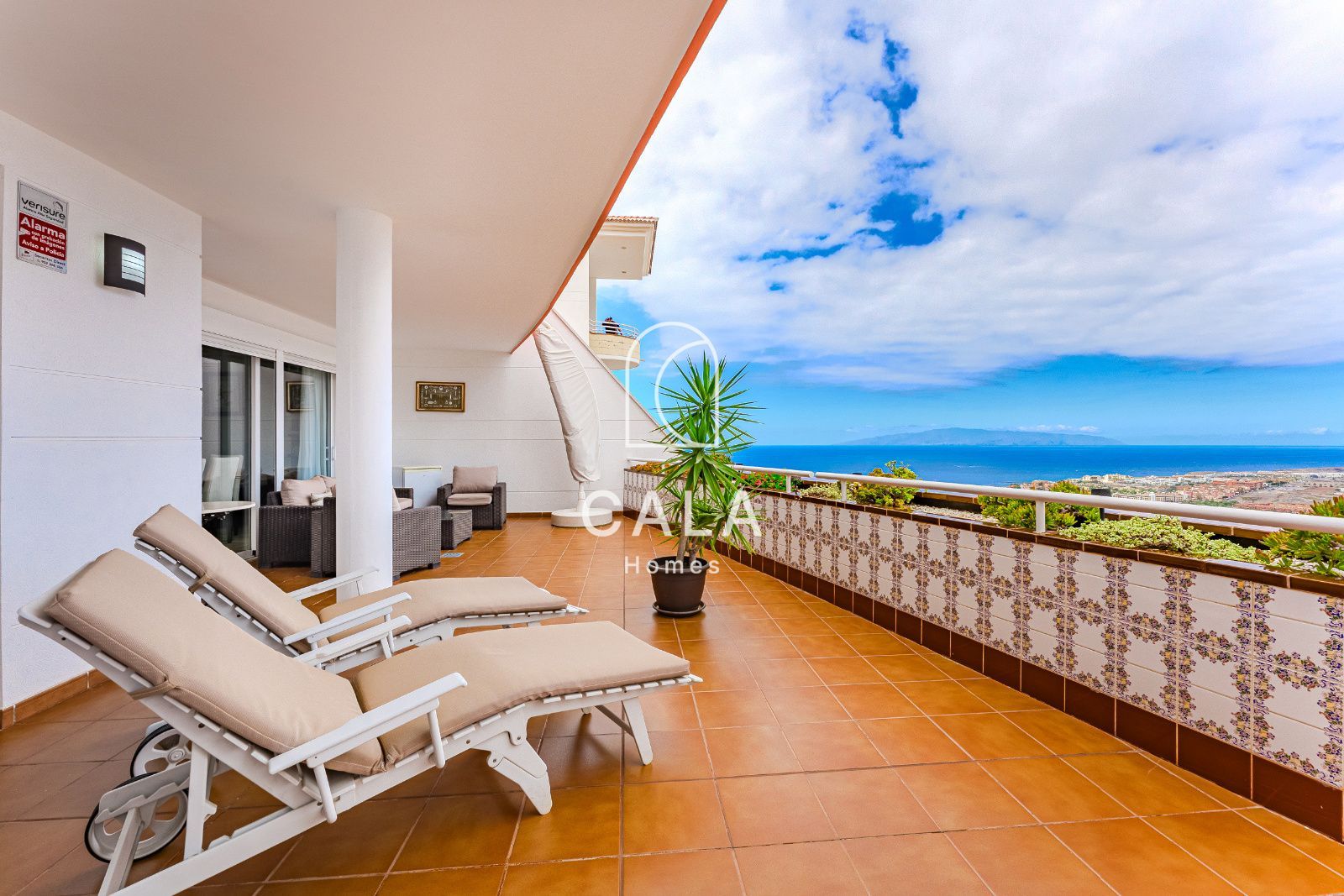 Exclusivo Apartamento con Vistas Panorámicas al Océano