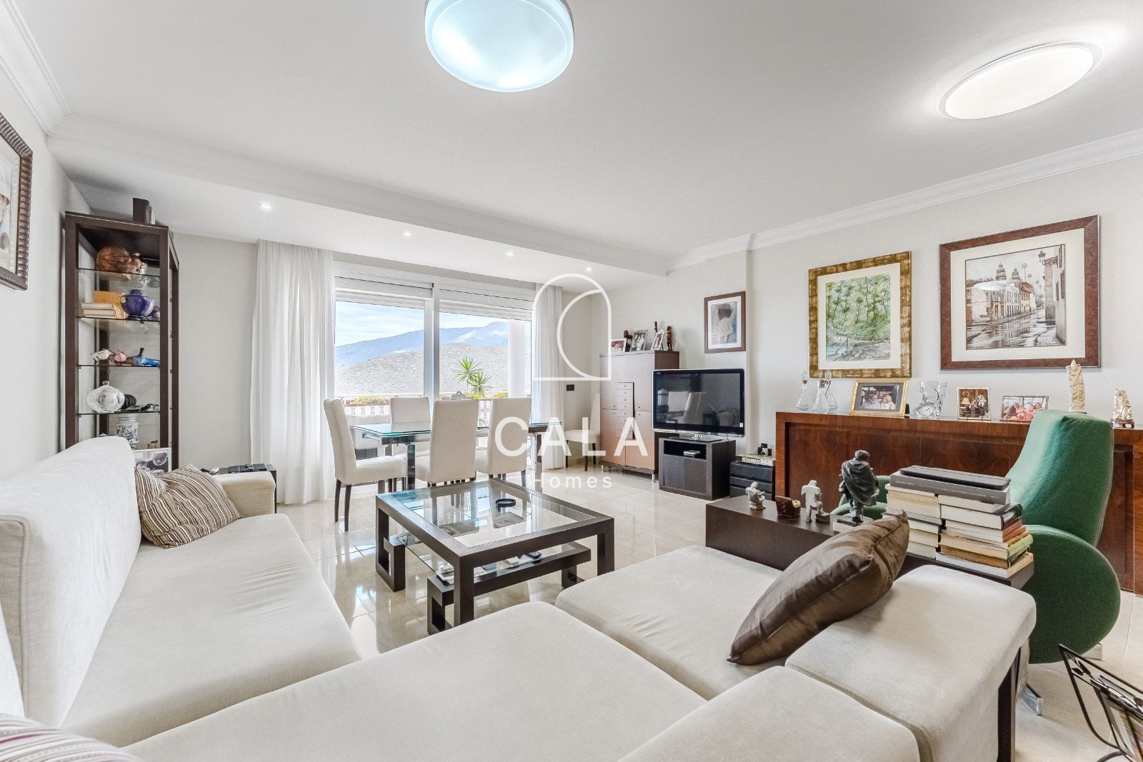 Exclusivo Apartamento con Vistas Panorámicas al Océano