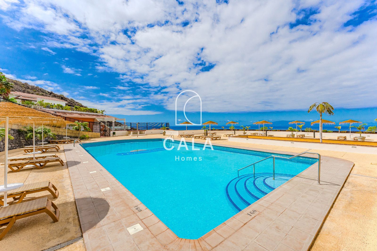 Exclusivo Apartamento con Vistas Panorámicas al Océano