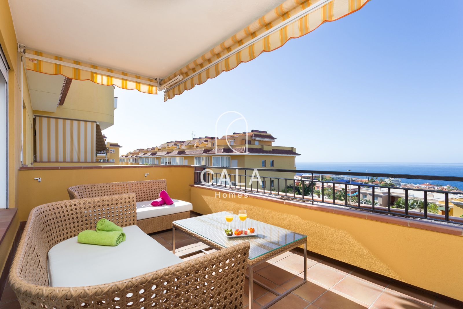 Luxury duplex penthouse with breathtaking views of the ocean and Los Gigantes cliffs