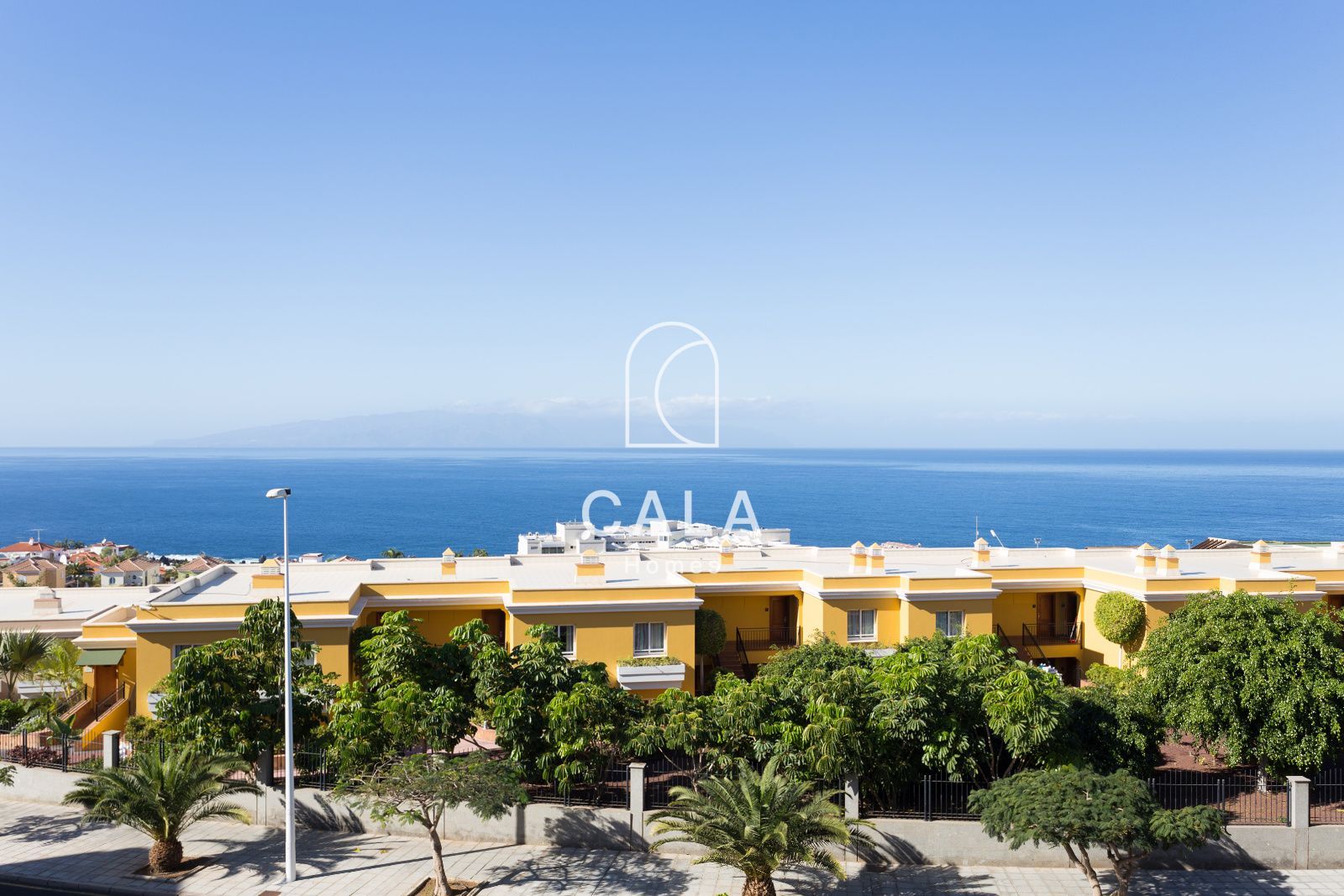 Luxury duplex penthouse with breathtaking views of the ocean and Los Gigantes cliffs
