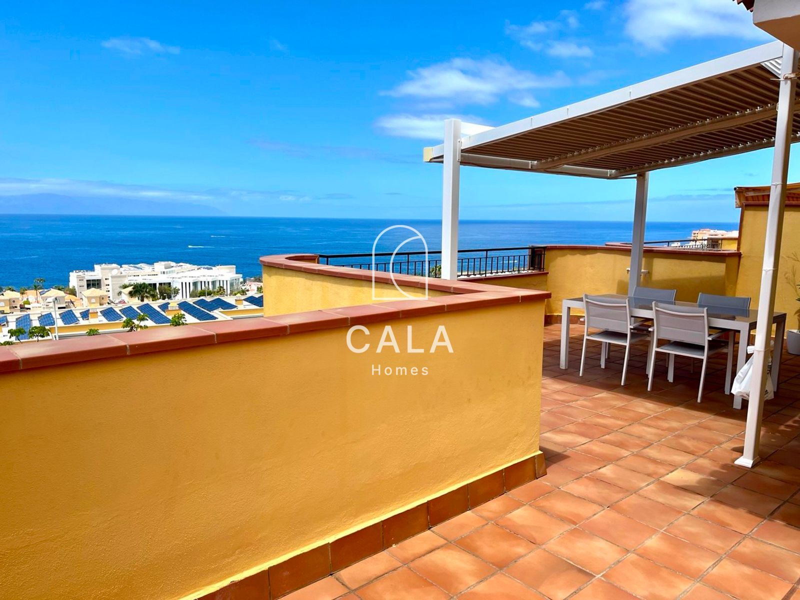 Luxury duplex penthouse with breathtaking views of the ocean and Los Gigantes cliffs