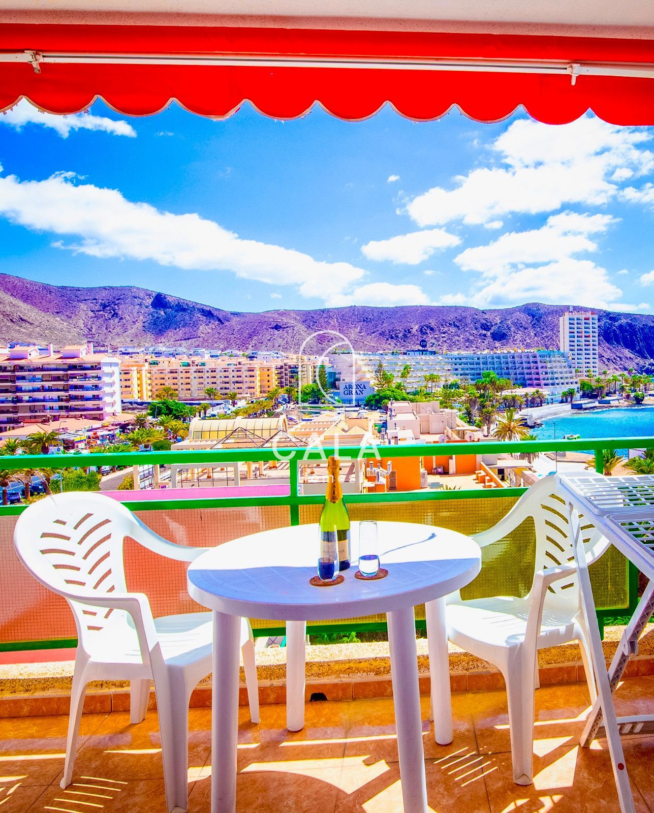 Cozy studio on the first line with ocean views in Los Cristianos.