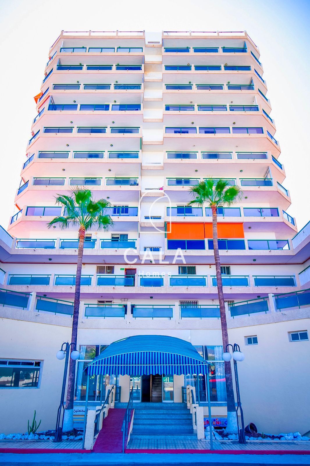 Apartamento en primera línea en el centro de Los Cristianos con impresionantes vistas al mar