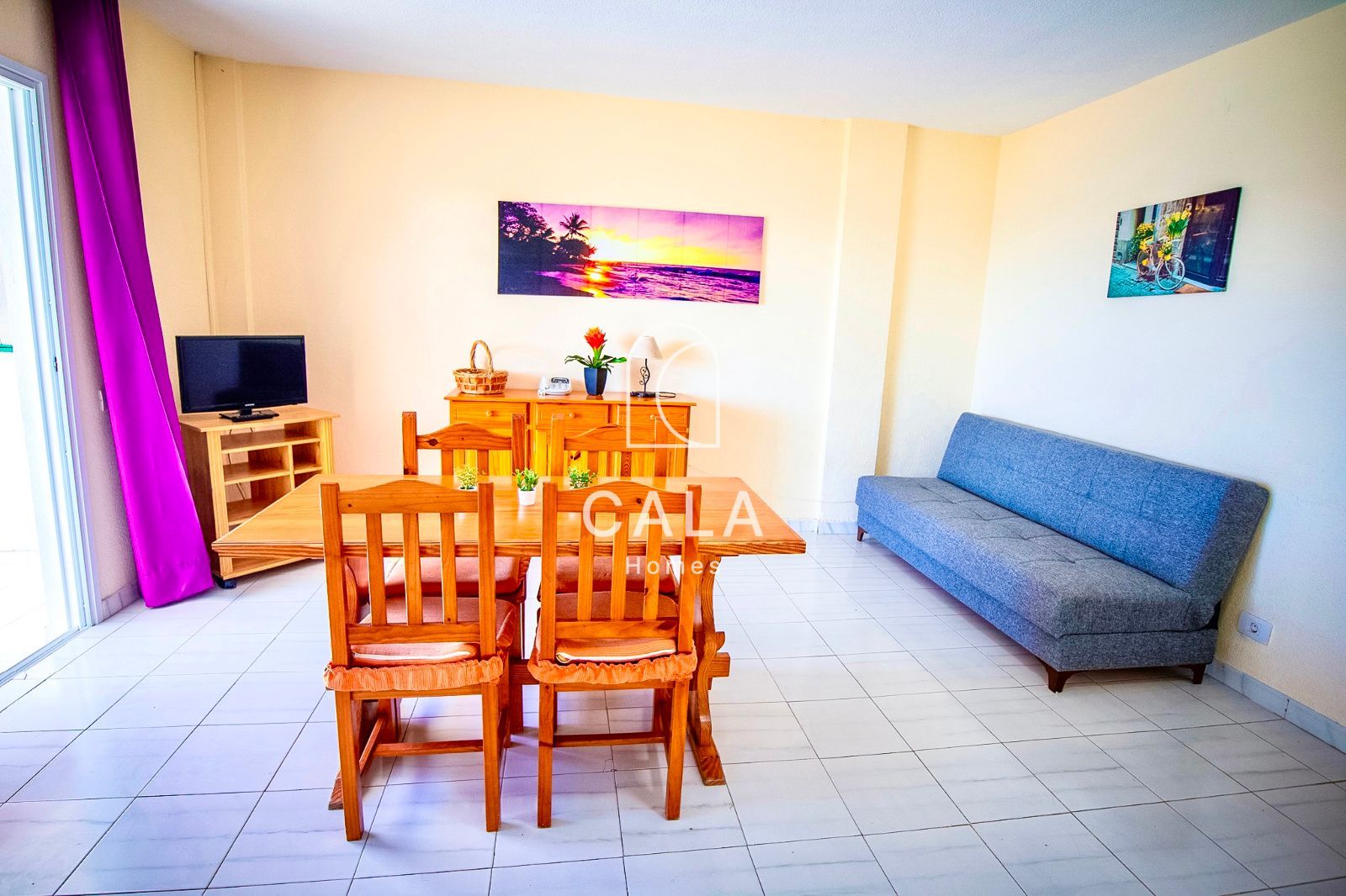 Apartamento en primera línea en el centro de Los Cristianos con impresionantes vistas al mar