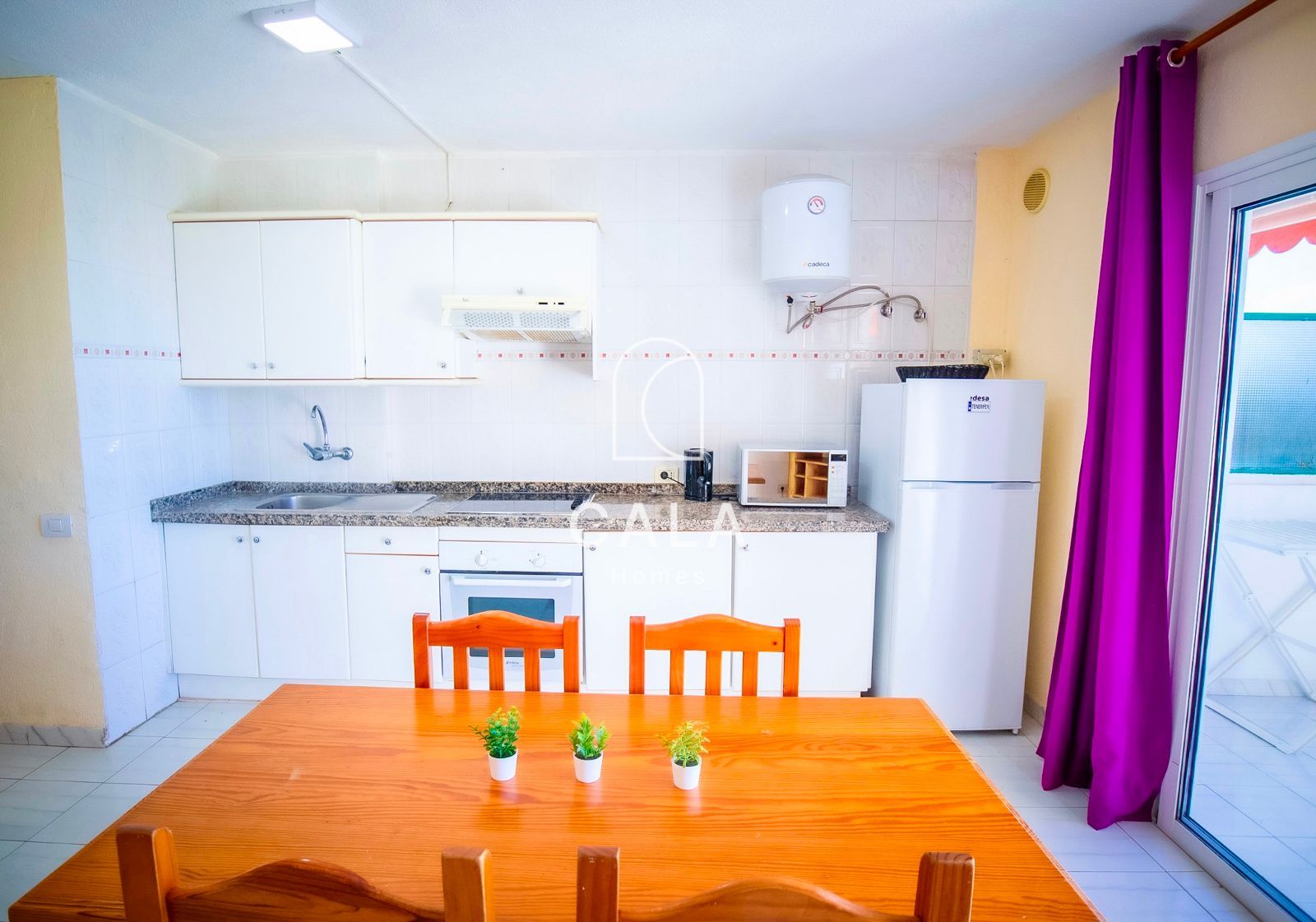 Apartamento en primera línea en el centro de Los Cristianos con impresionantes vistas al mar