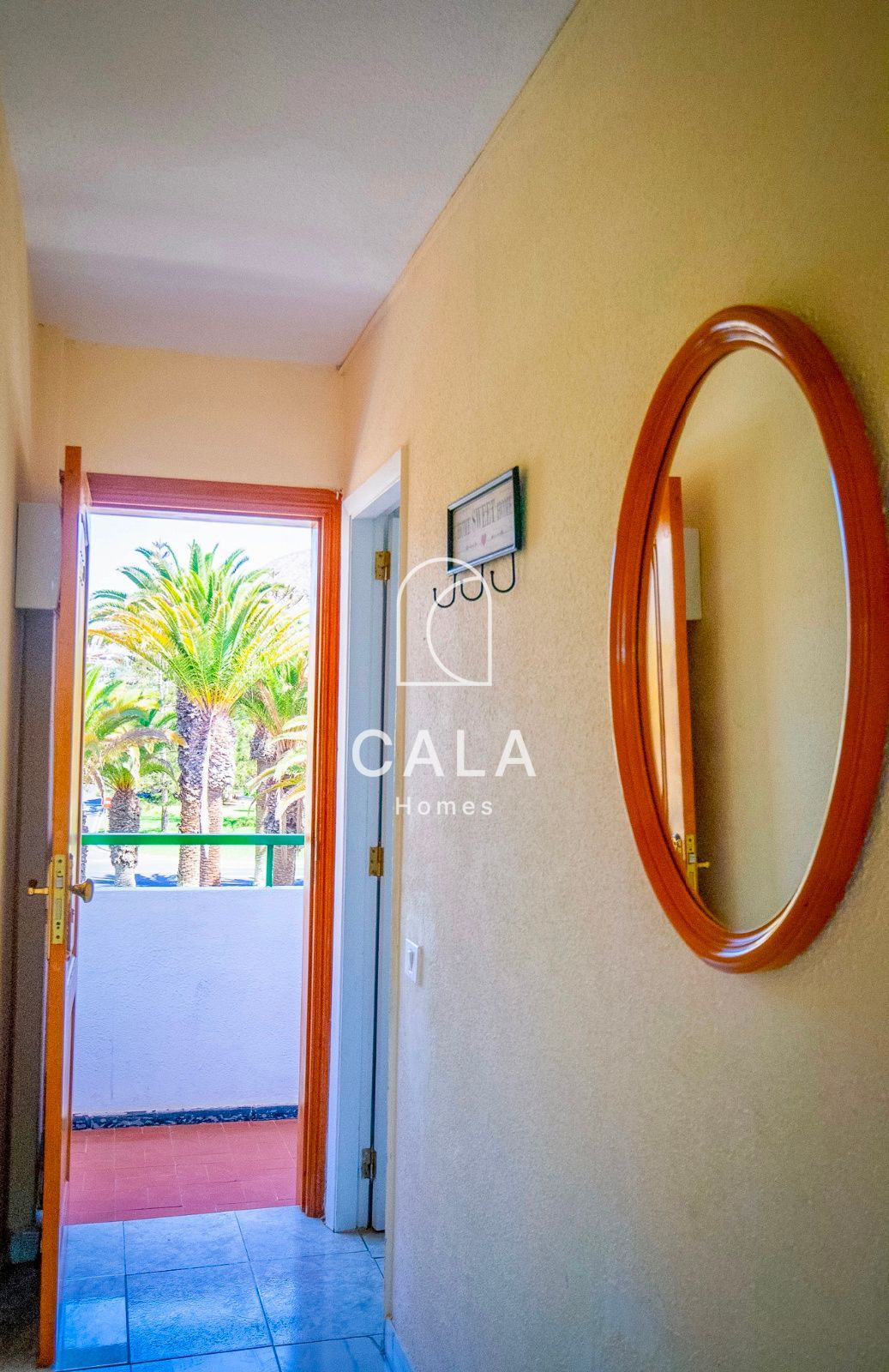 Apartamento en primera línea en el centro de Los Cristianos con impresionantes vistas al mar