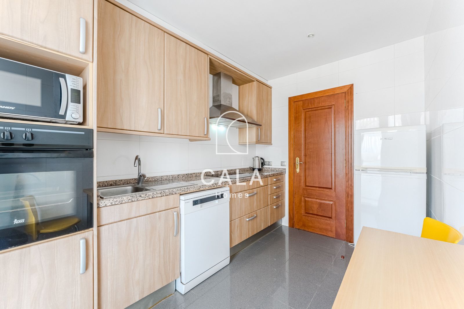 Apartamento de 2 dormitorios en uno de los mejores complejos de Puerto de Santiago con vistas impresionantes al océano