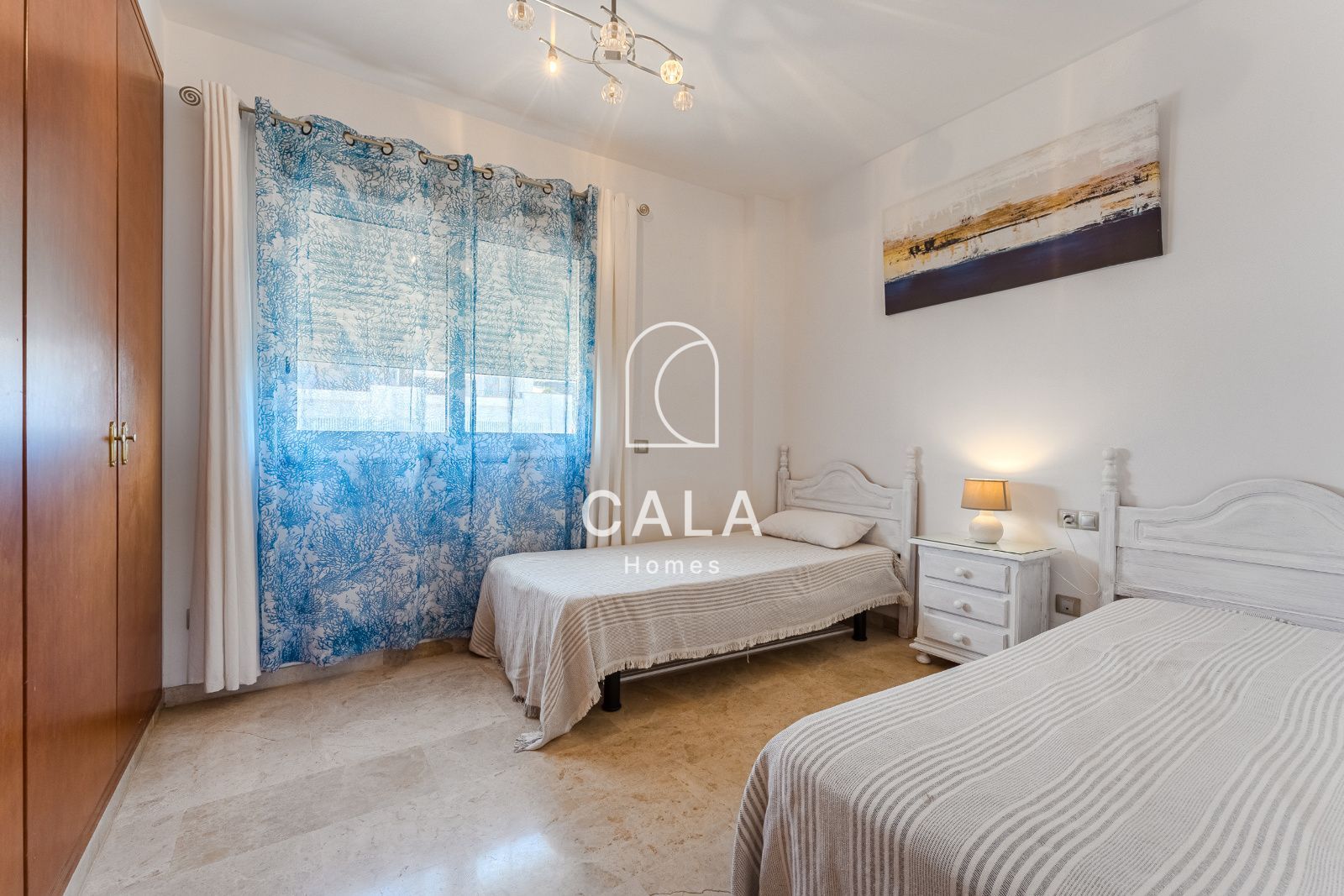 Apartamento de 2 dormitorios en uno de los mejores complejos de Puerto de Santiago con vistas impresionantes al océano