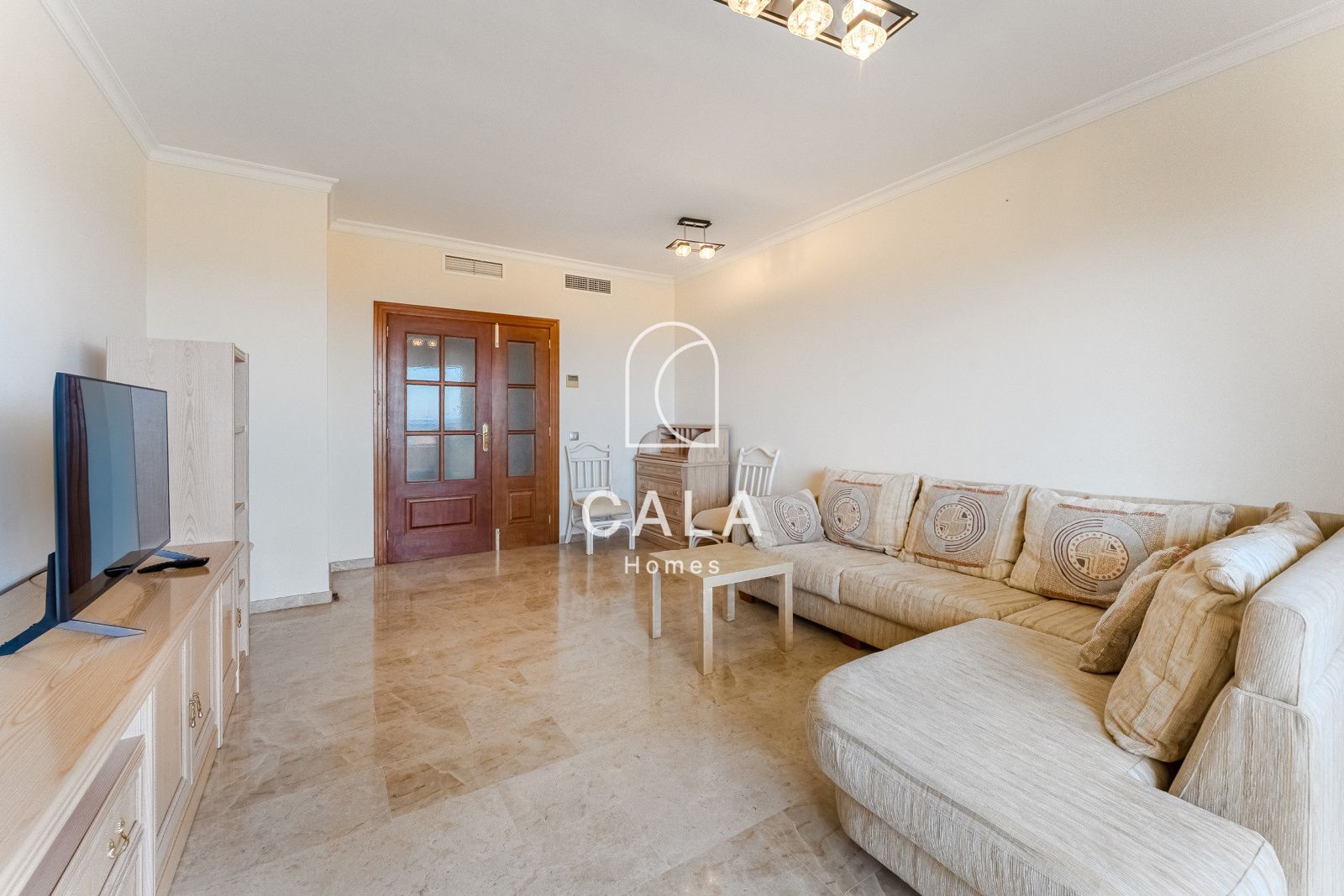 Apartamento de 2 dormitorios en uno de los mejores complejos de Puerto de Santiago con vistas impresionantes al océano