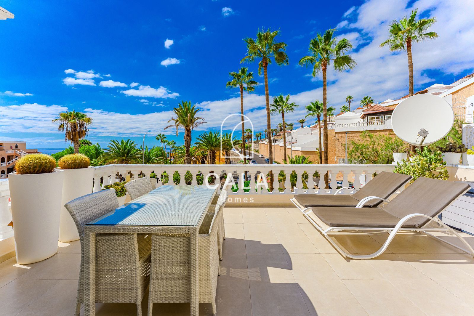 Apartamento exclusivo con amplia terraza soleada en San Eugenio-Adeje