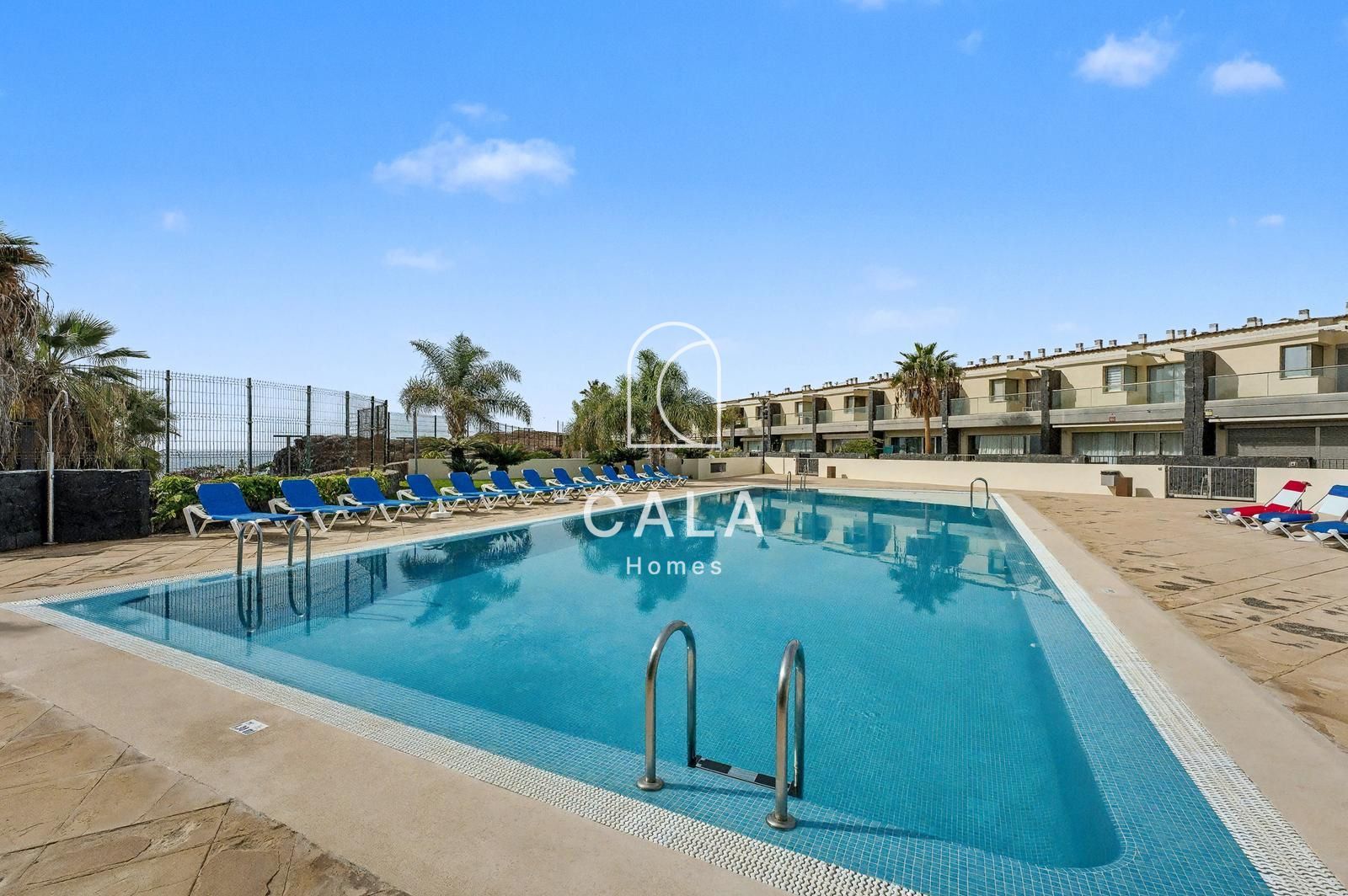 Exclusive villa with stunning front-line sea views.