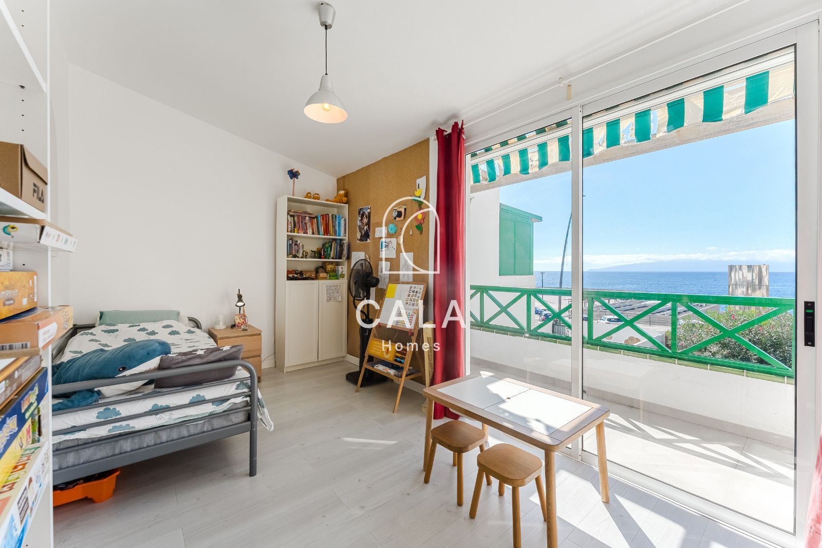 Exclusive Corner House with Sea Views, Private Garden and Independent Studio