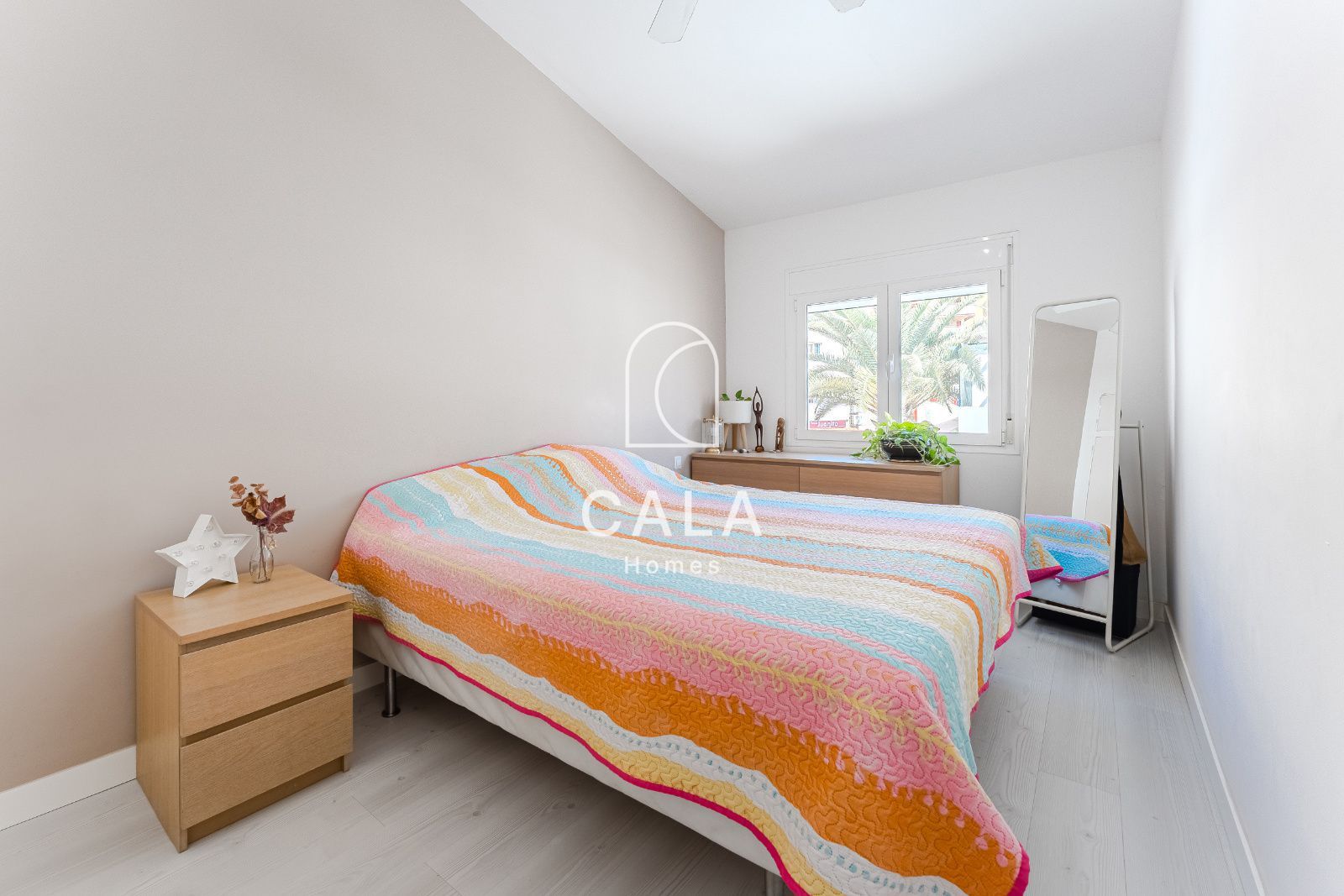 Exclusive Corner House with Sea Views, Private Garden and Independent Studio