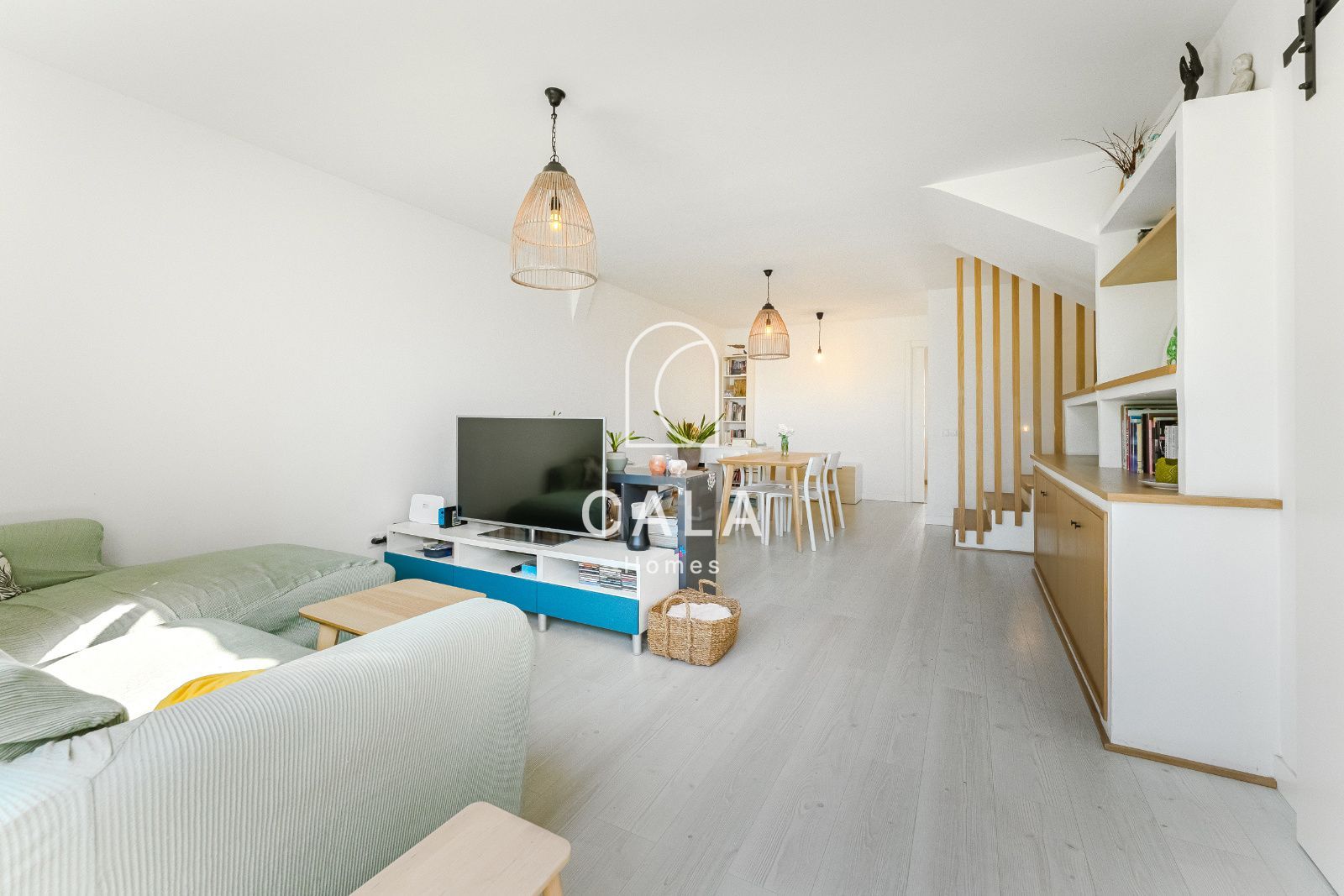 Exclusive Corner House with Sea Views, Private Garden and Independent Studio