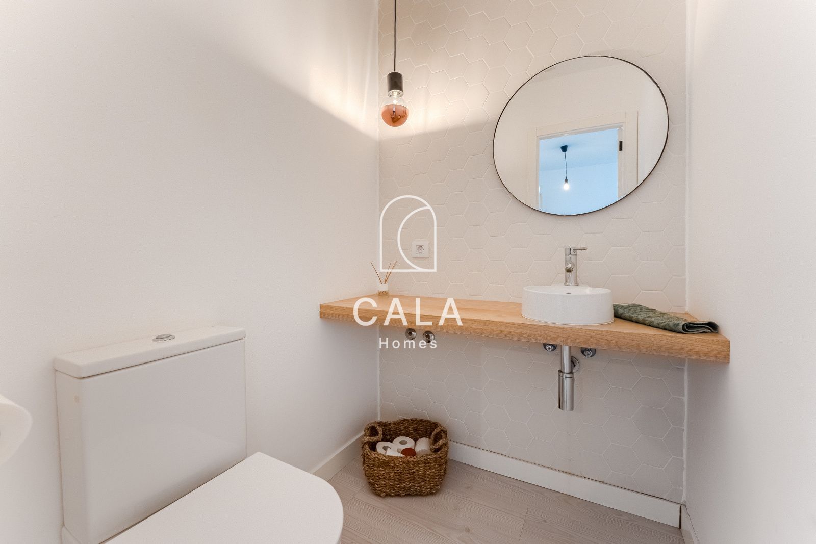 Exclusive Corner House with Sea Views, Private Garden and Independent Studio