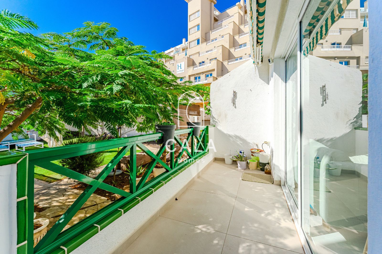 Exclusive Corner House with Sea Views, Private Garden and Independent Studio
