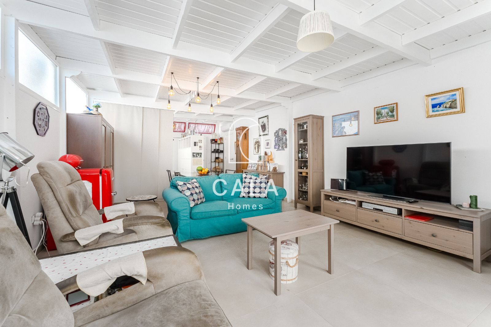 Exclusive Corner House with Sea Views, Private Garden and Independent Studio