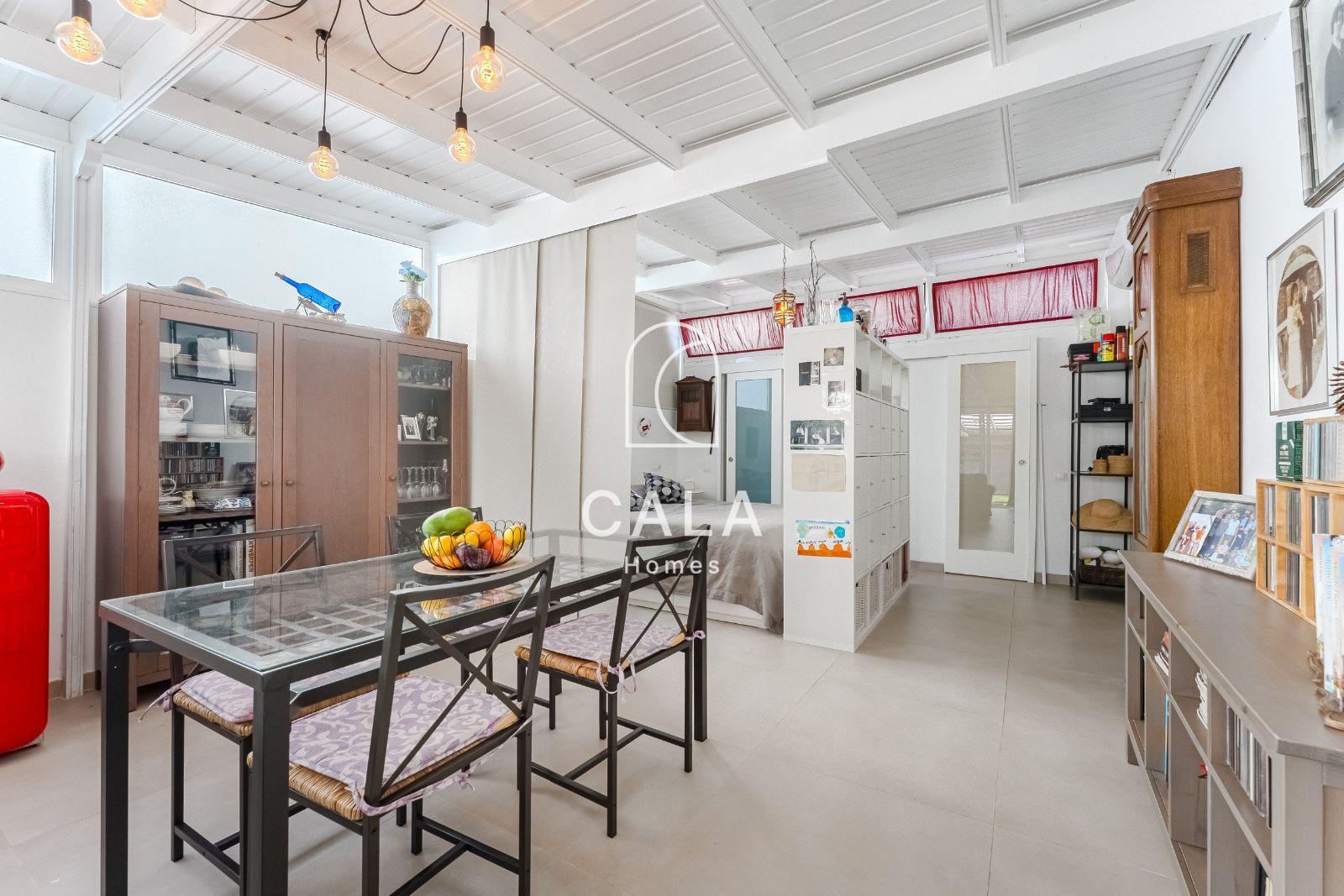 Exclusive Corner House with Sea Views, Private Garden and Independent Studio