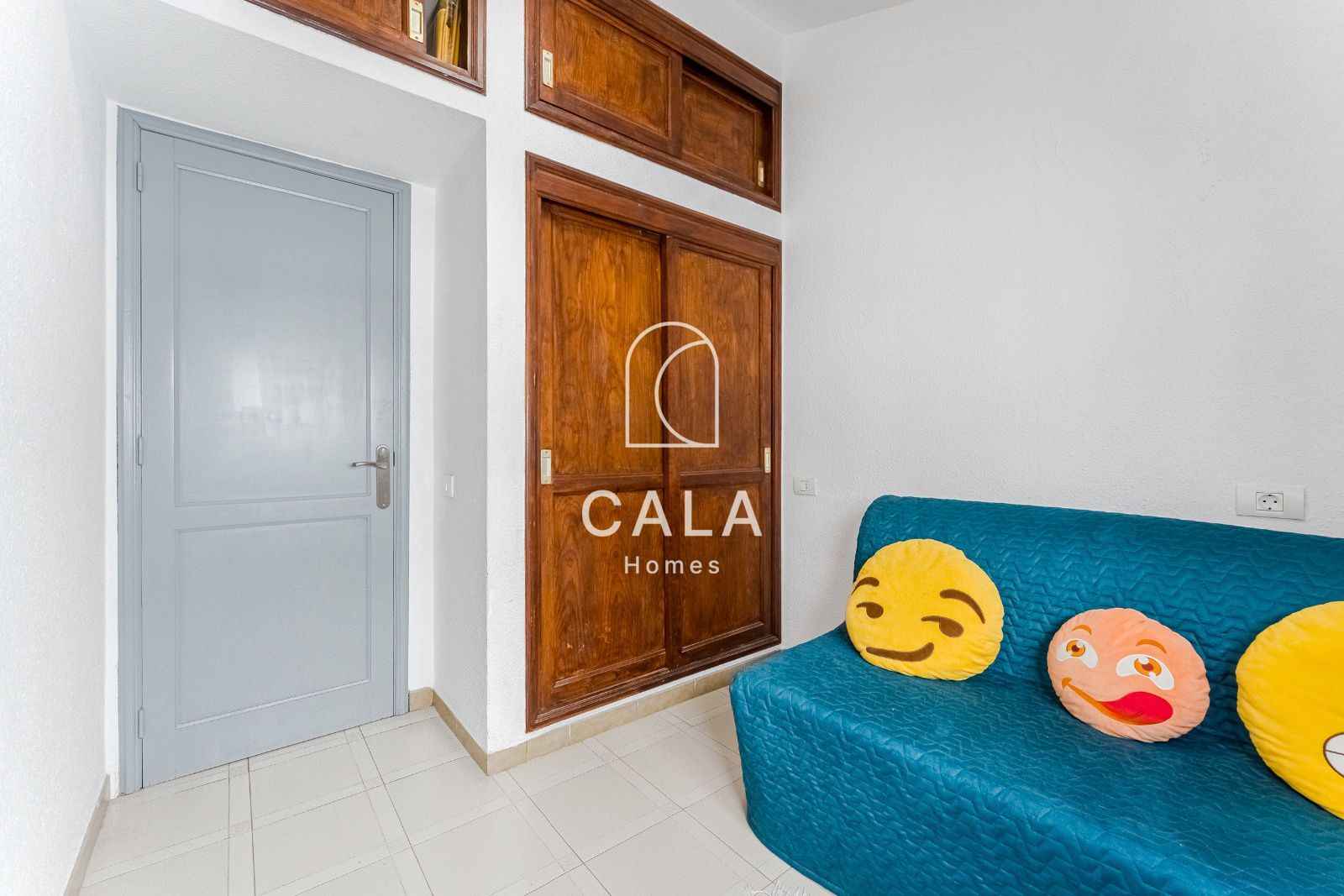 Chalet adosado a 50 m del paseo marítimo en Playa San Juan