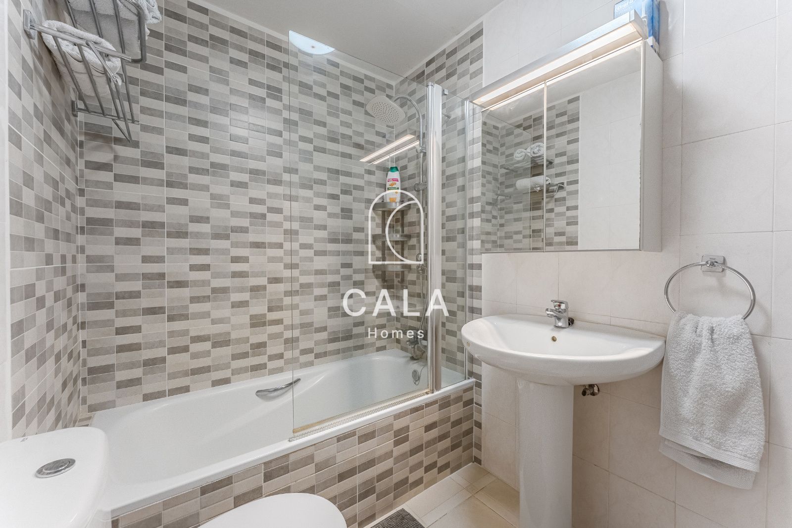 Chalet adosado a 50 m del paseo marítimo en Playa San Juan