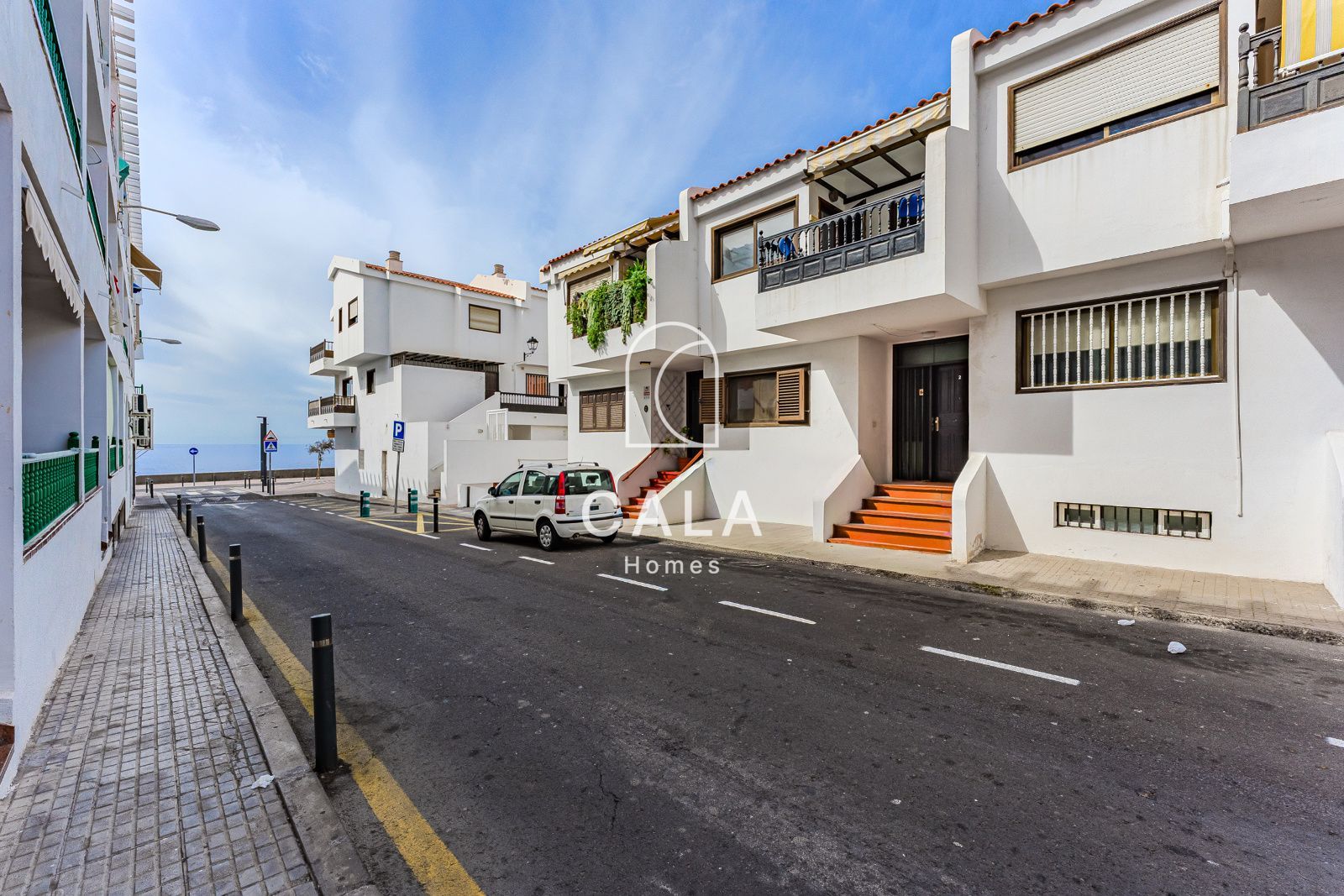 Chalet adosado a 50 m del paseo marítimo en Playa San Juan