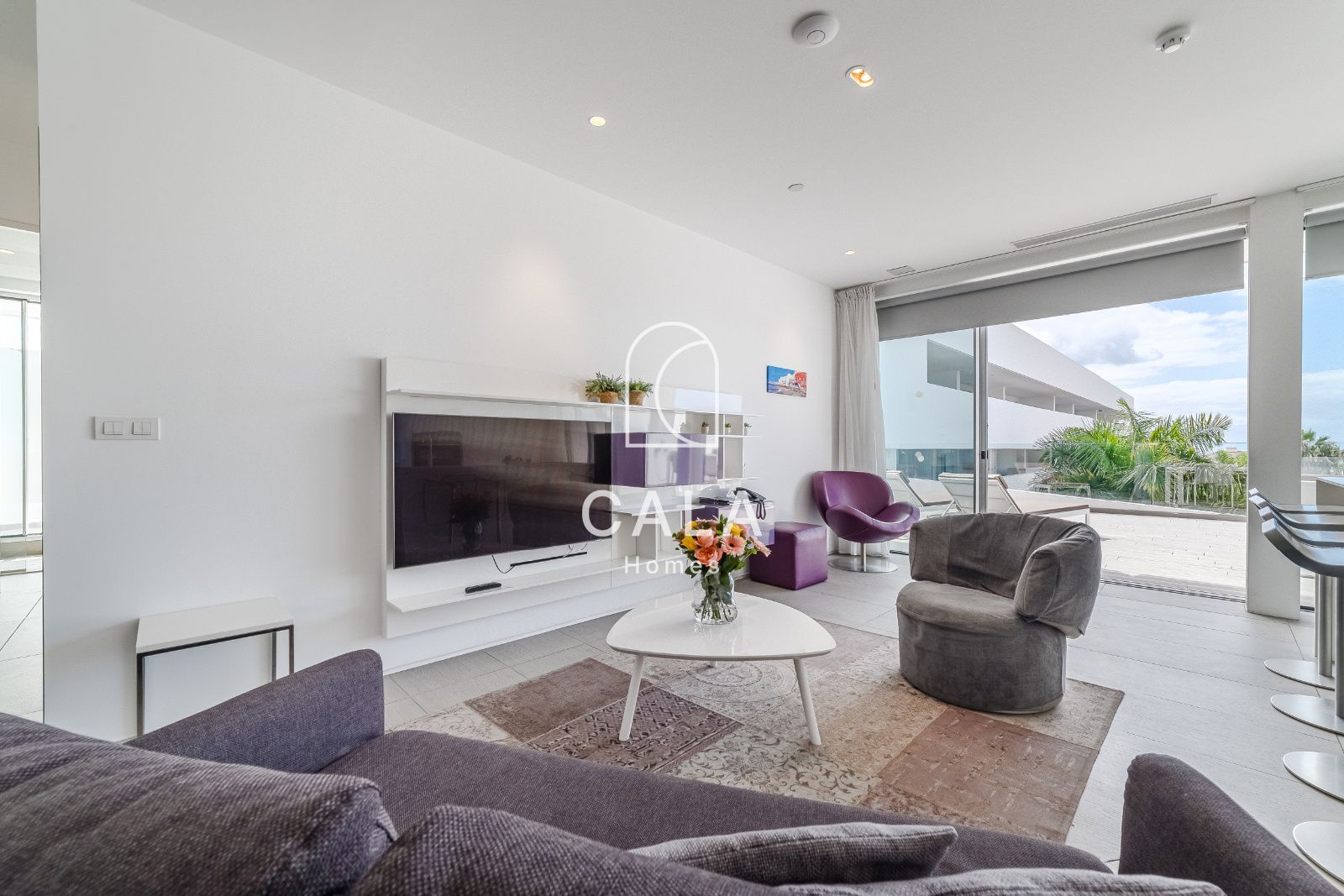 Apartamento privado de 2 dormitorios dentro de un resort de 5 estrellas, con confort, elegancia y una ubicación perfecta en Costa Adeje, Tenerife.