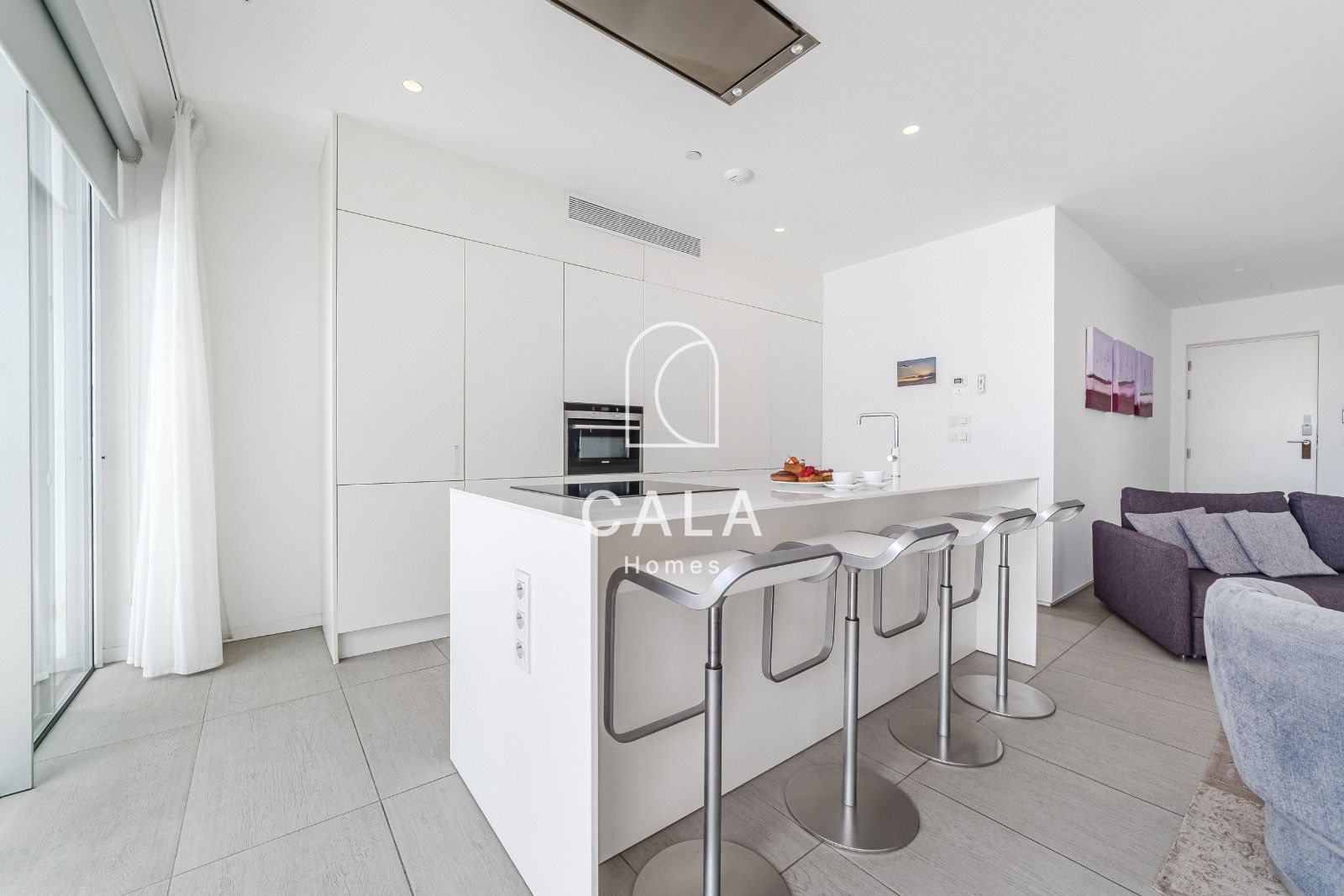 Apartamento privado de 2 dormitorios dentro de un resort de 5 estrellas, con confort, elegancia y una ubicación perfecta en Costa Adeje, Tenerife.