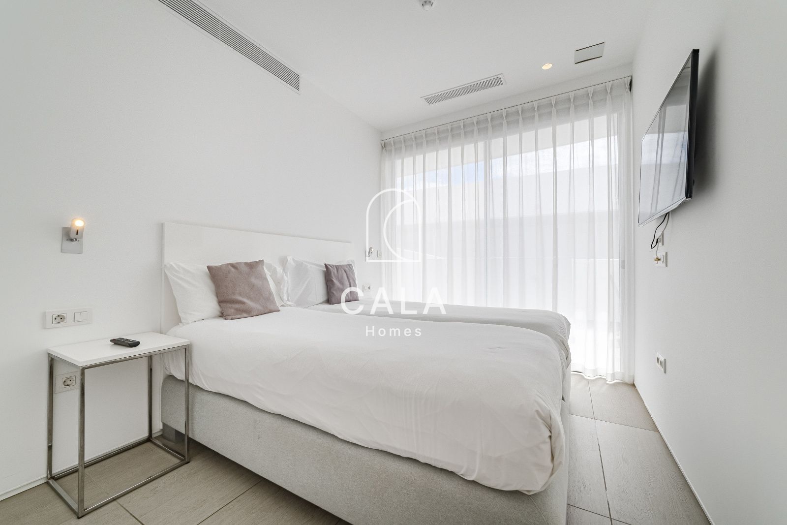 Apartamento privado de 2 dormitorios dentro de un resort de 5 estrellas, con confort, elegancia y una ubicación perfecta en Costa Adeje, Tenerife.