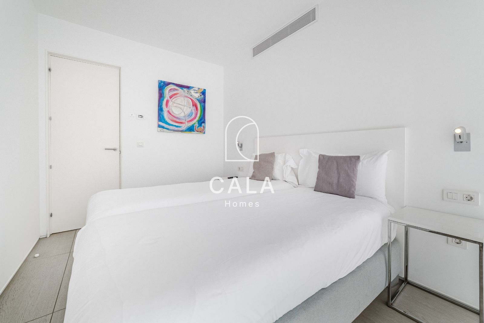 Apartamento privado de 2 dormitorios dentro de un resort de 5 estrellas, con confort, elegancia y una ubicación perfecta en Costa Adeje, Tenerife.