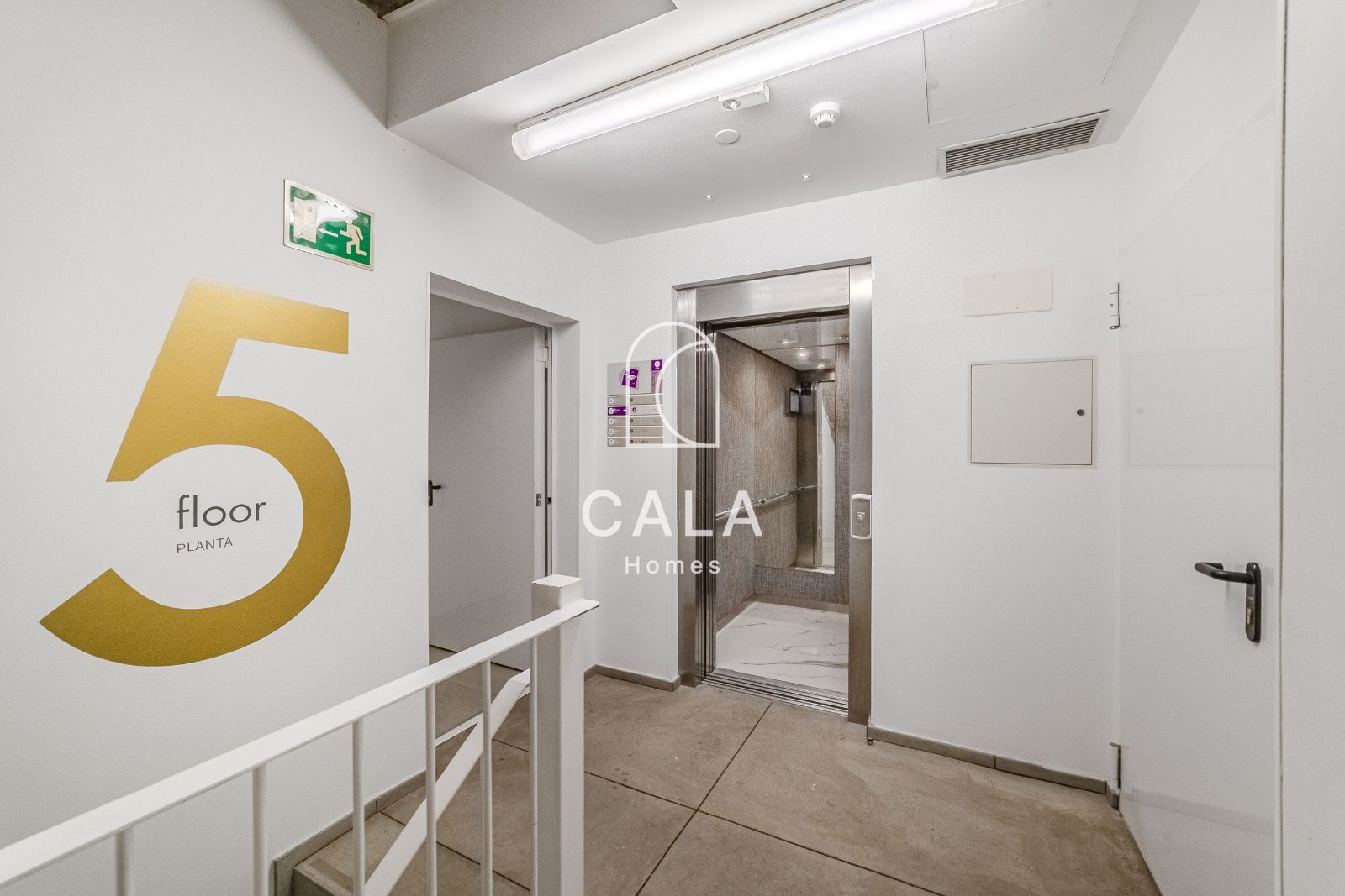 Apartamento privado de 2 dormitorios dentro de un resort de 5 estrellas, con confort, elegancia y una ubicación perfecta en Costa Adeje, Tenerife.