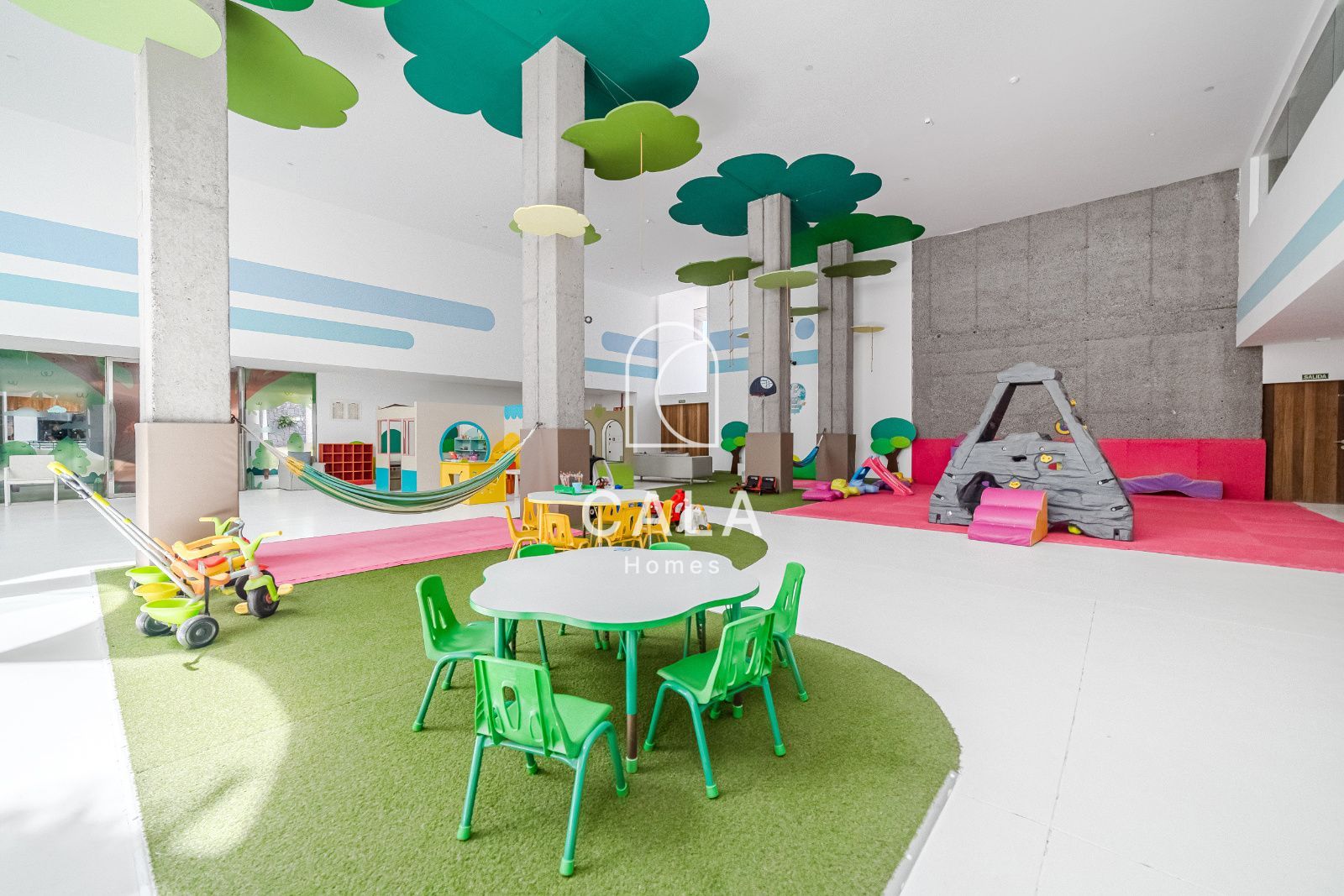 Apartamento privado de 2 dormitorios dentro de un resort de 5 estrellas, con confort, elegancia y una ubicación perfecta en Costa Adeje, Tenerife.