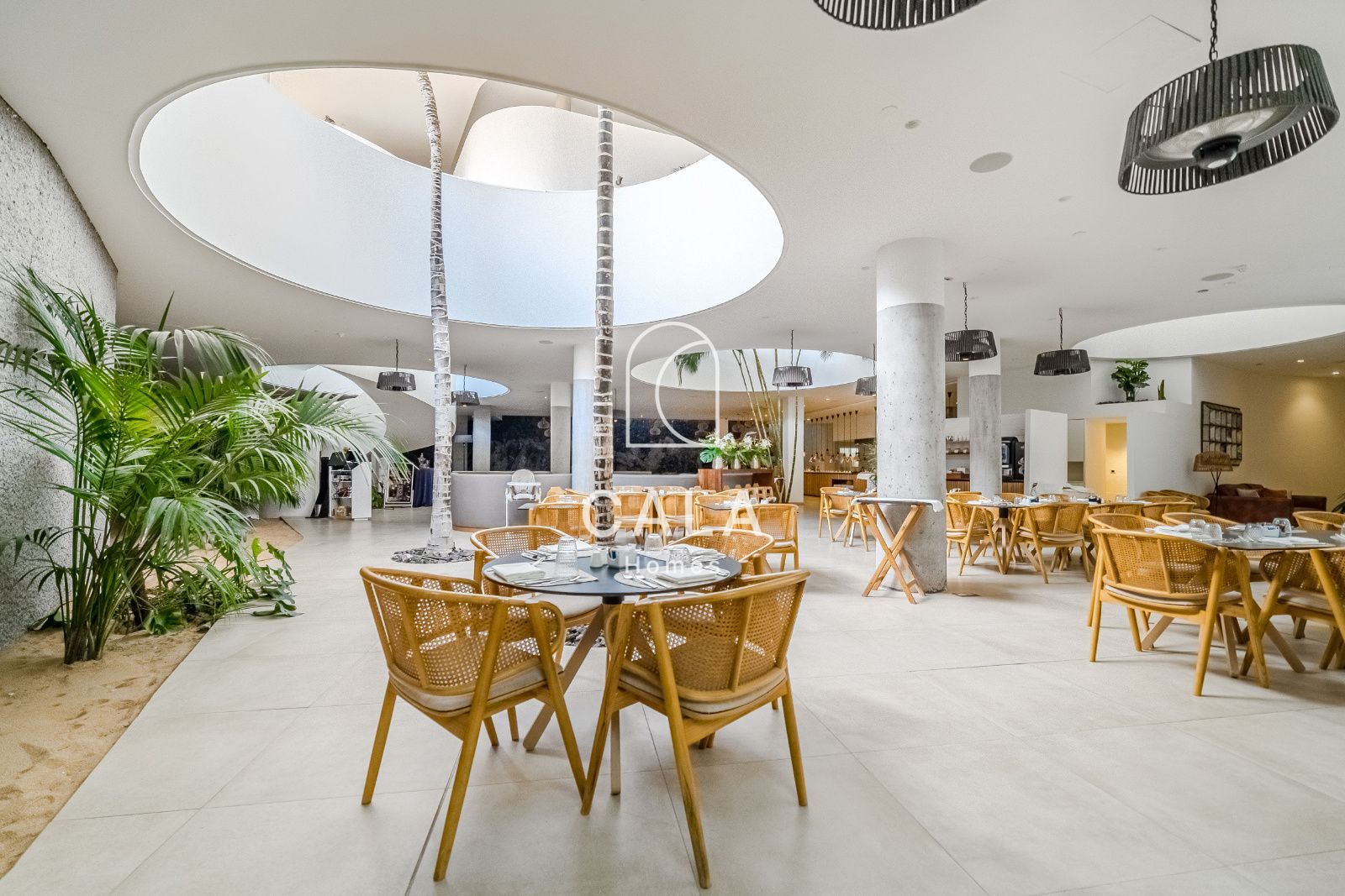 Apartamento privado de 2 dormitorios dentro de un resort de 5 estrellas, con confort, elegancia y una ubicación perfecta en Costa Adeje, Tenerife.